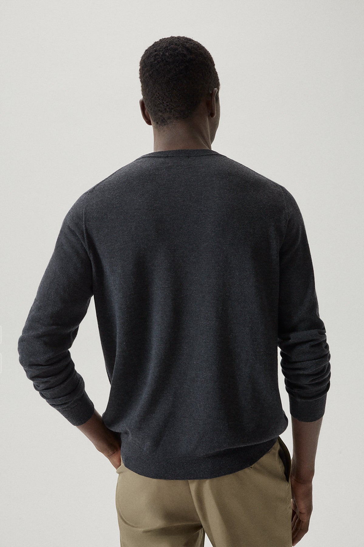 the ultrasoft wool round neck imperfect version dark grey