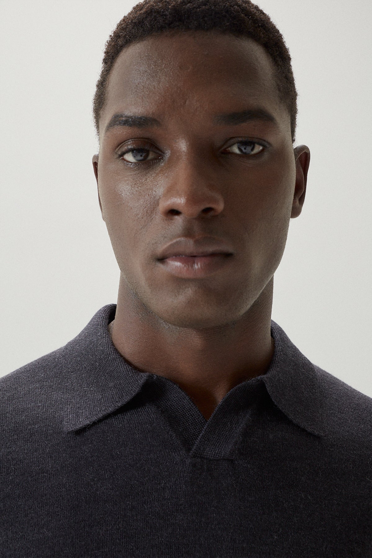 the merino wool polo anthracite grey