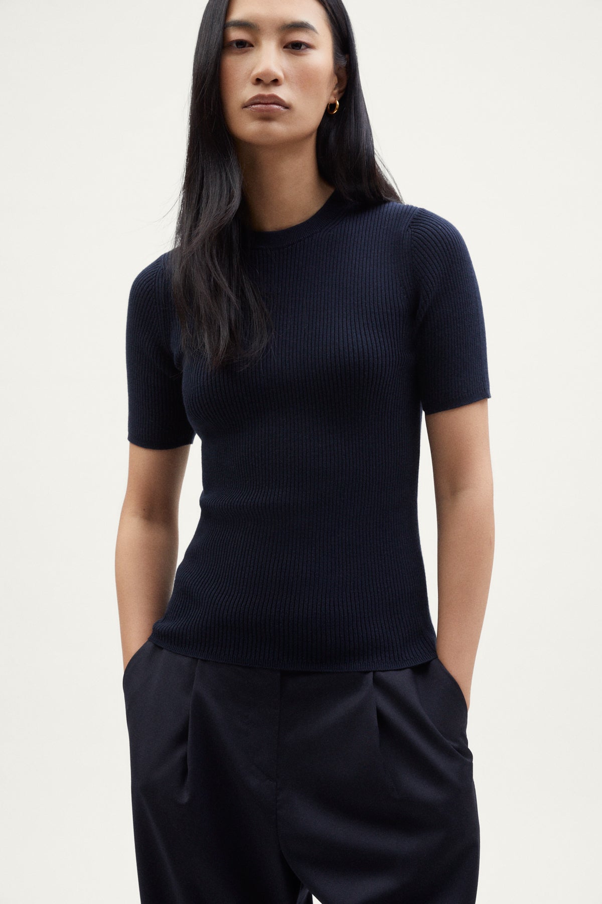 the organic cotton ribbed tee deep blue