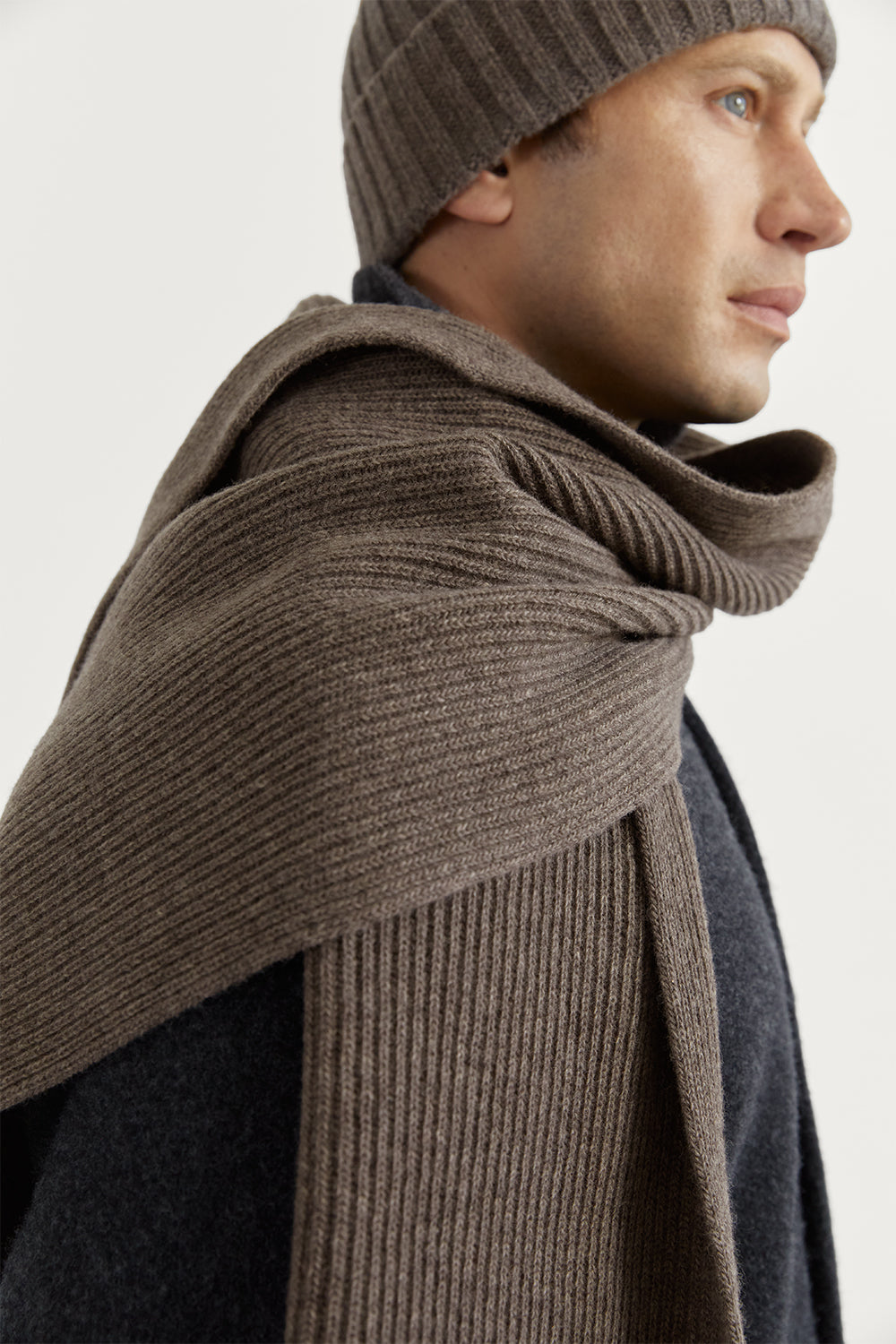 The Woolen Ribbed Scarf Taupe