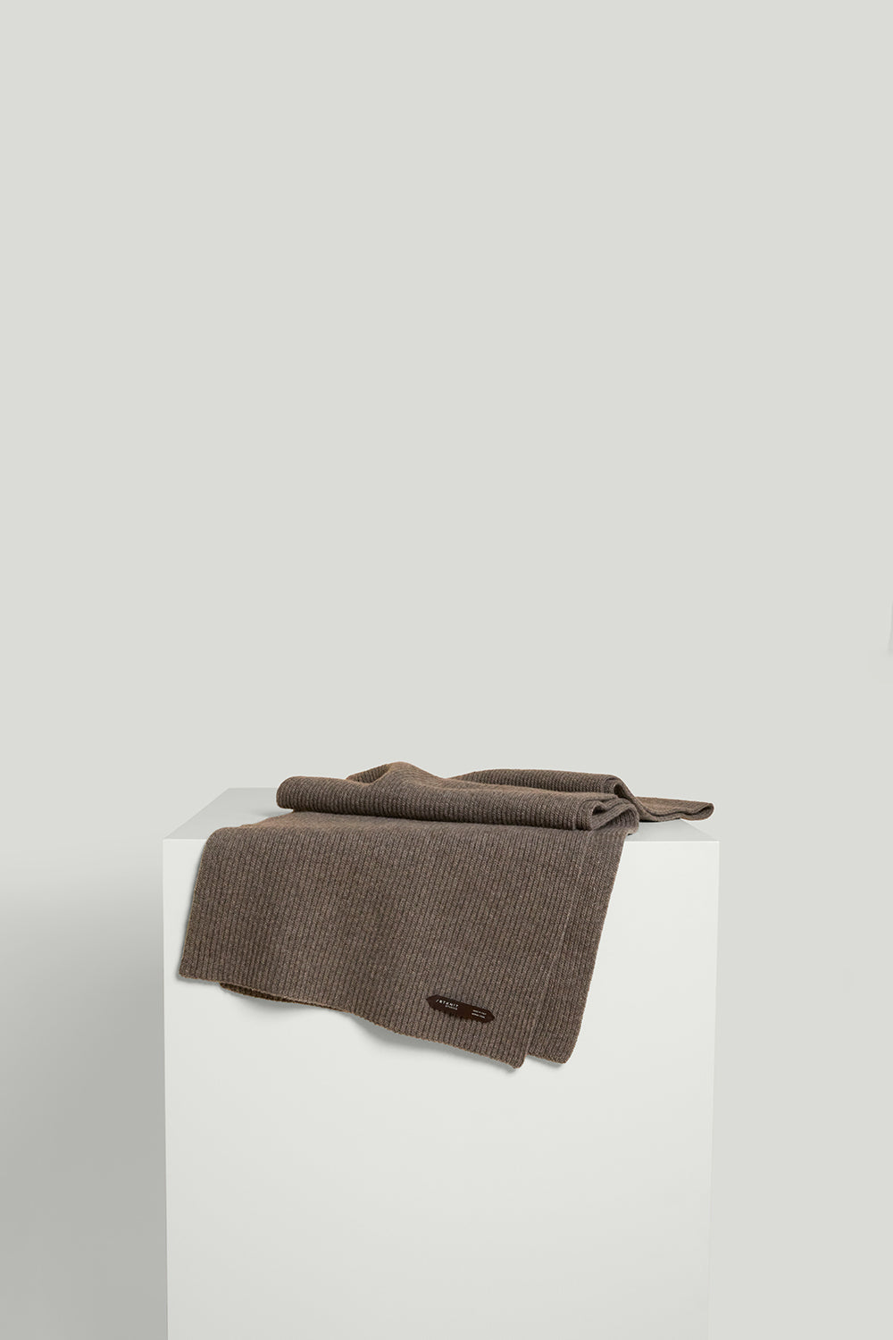The Woolen Ribbed Scarf Taupe