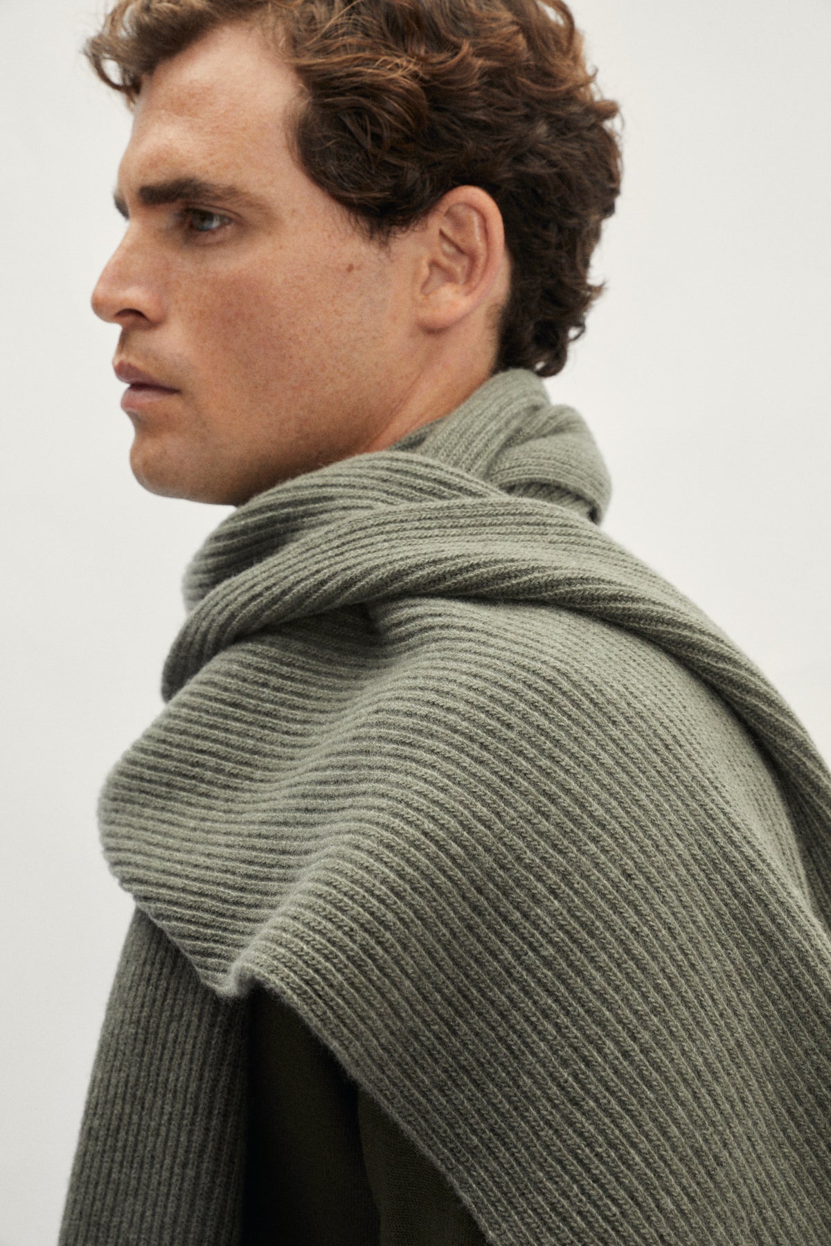 The Woolen Ribbed Scarf