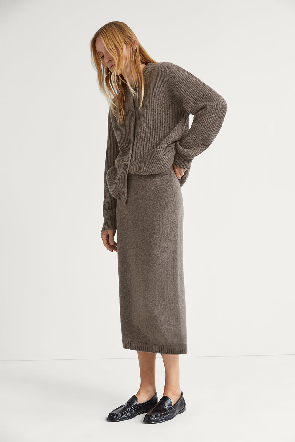 The Woolen Pencil Skirt Taupe