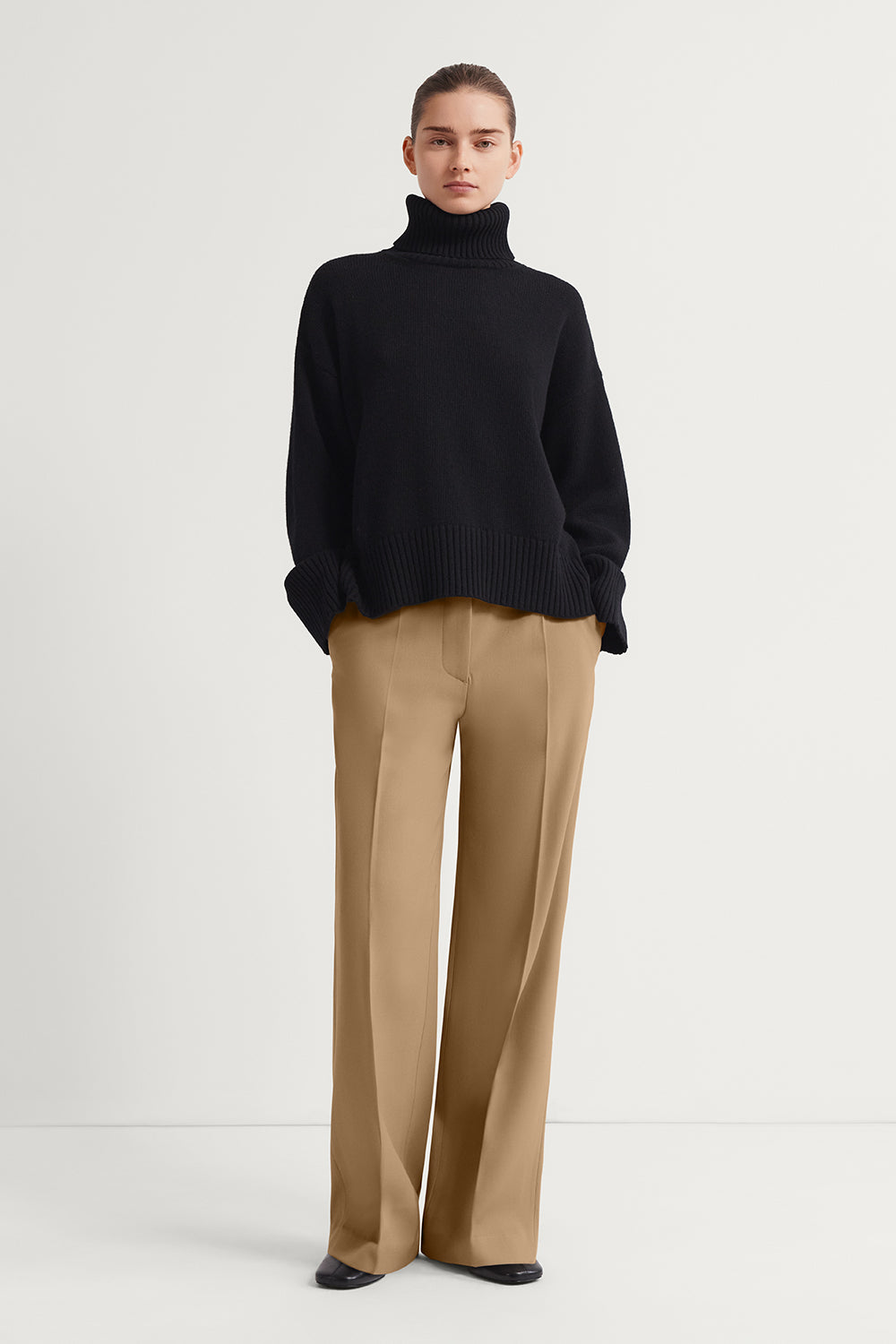 The Woolen Chunky Roll-Neck Black