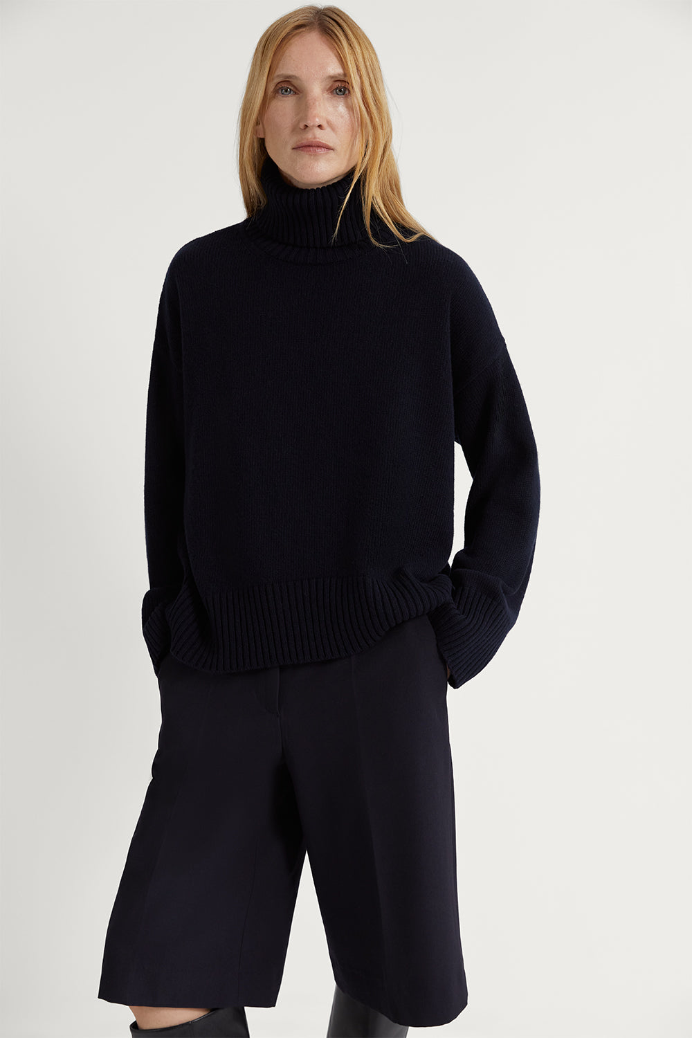 The Woolen Chunky Roll-Neck Navy Blue