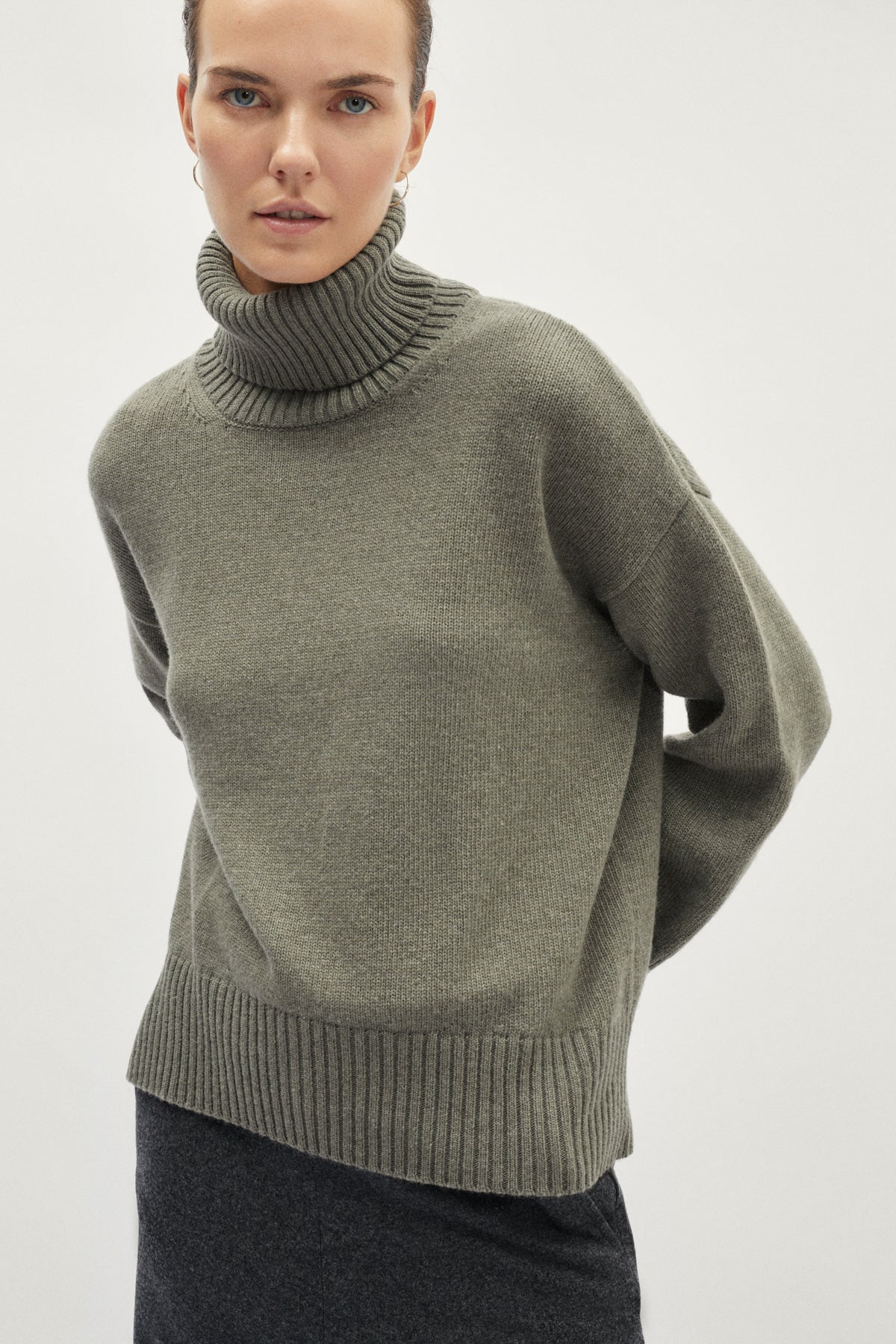 The Woolen Chunky Roll-Neck - green