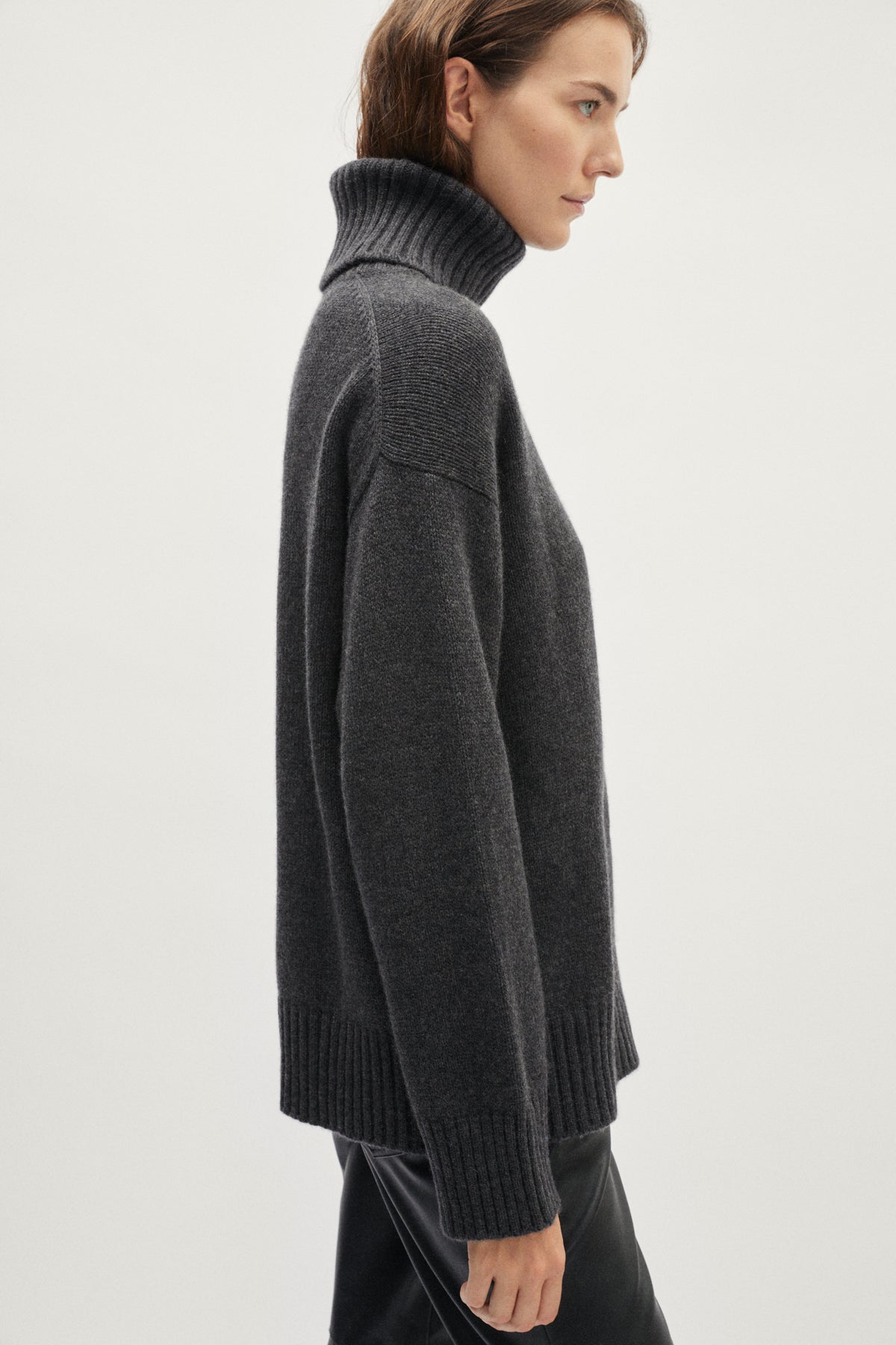 The Woolen Chunky Roll-Neck - grey