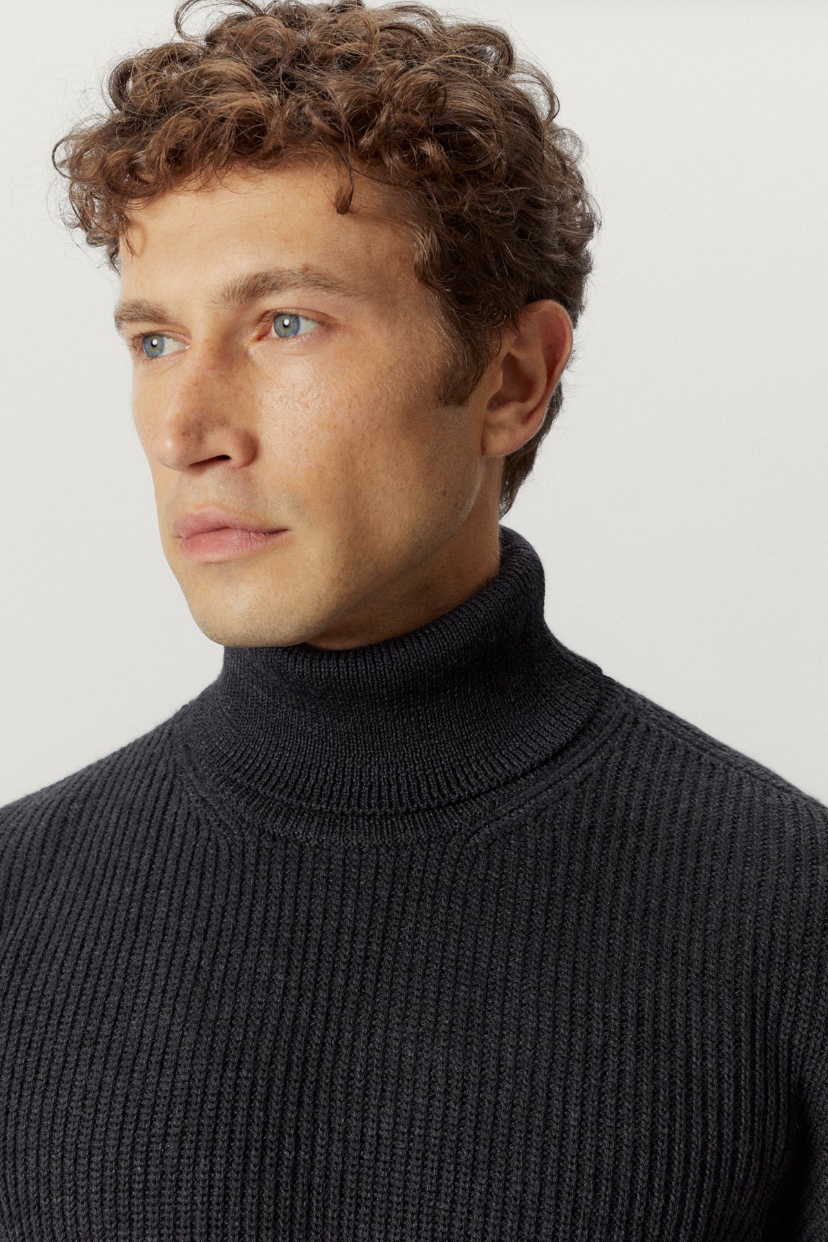 the merino wool ribbed high neck anthracite