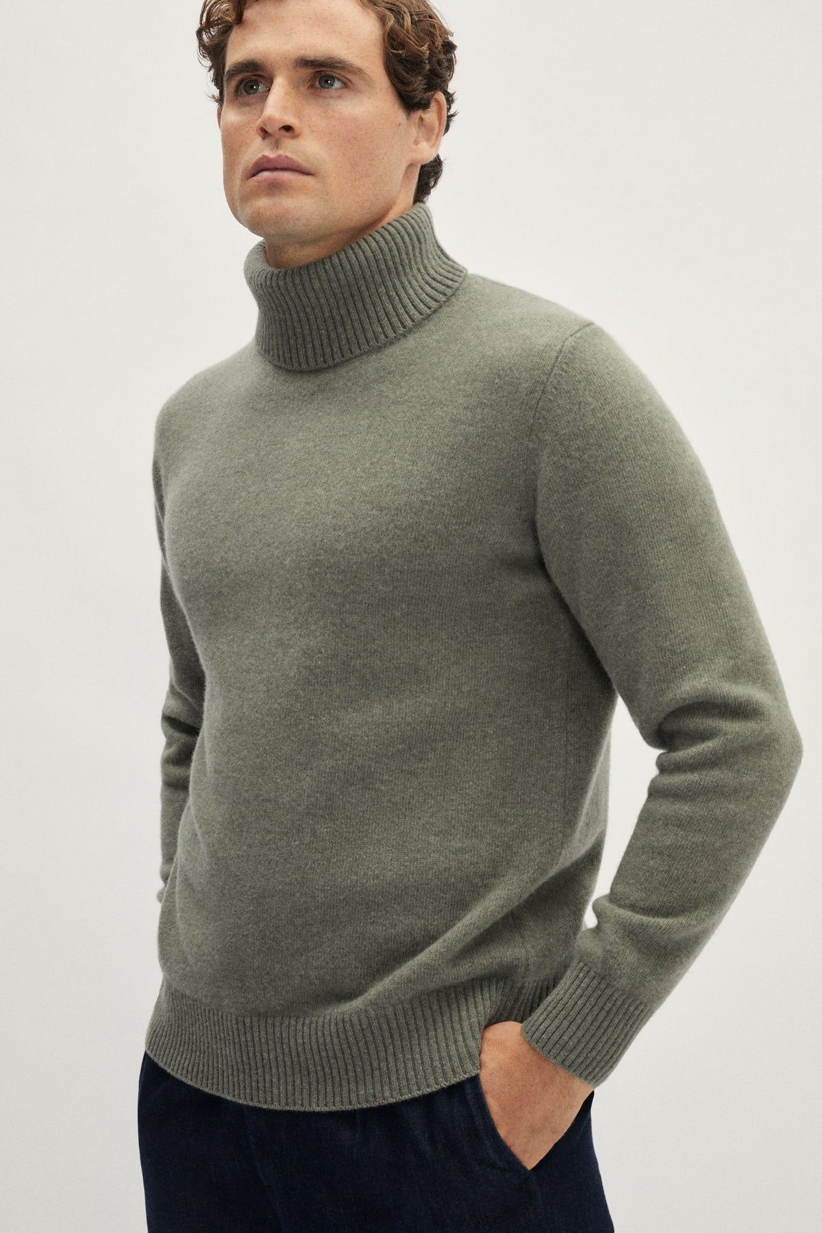 The Woolen Roll-Neck - dust green