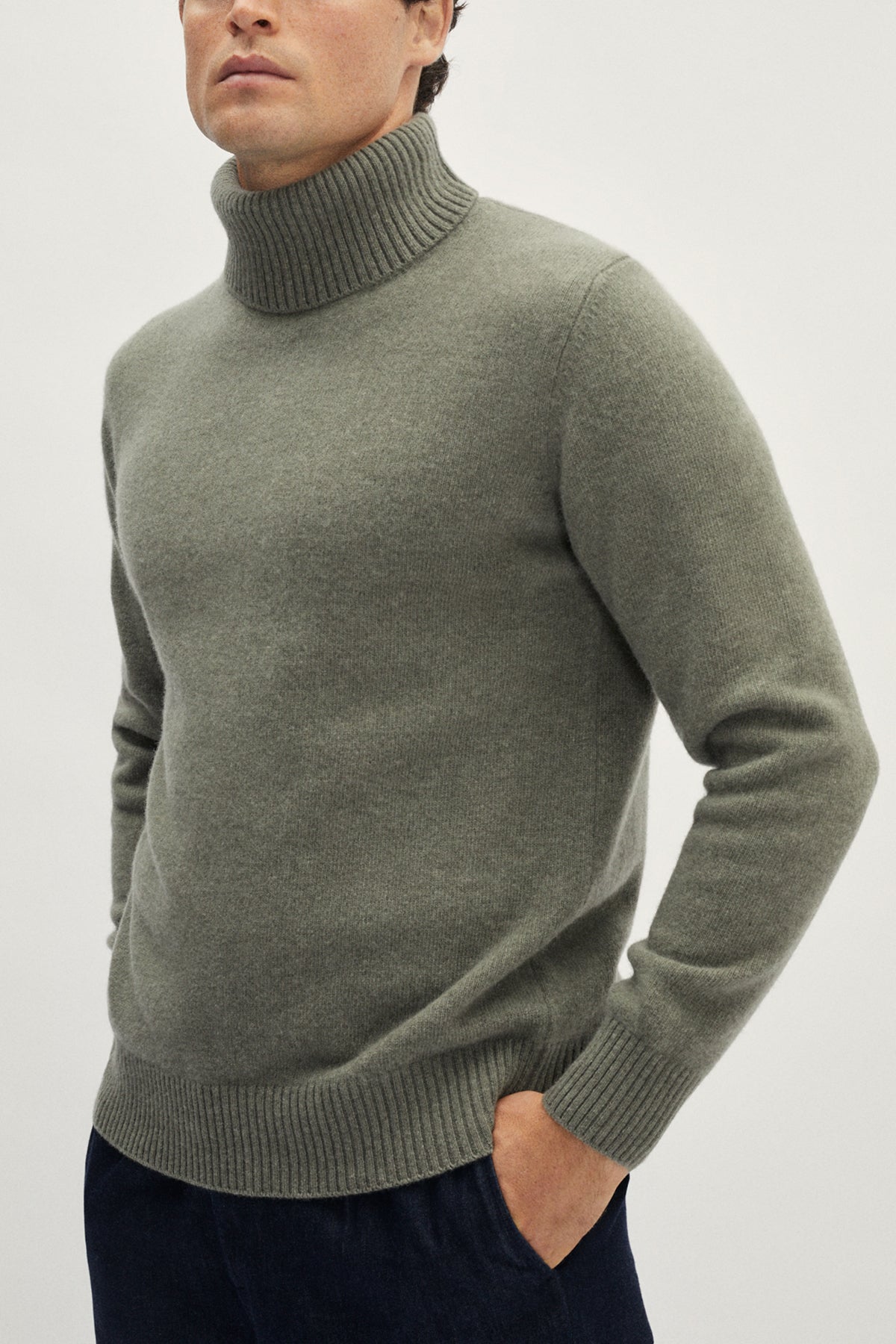 The Woolen Roll-Neck