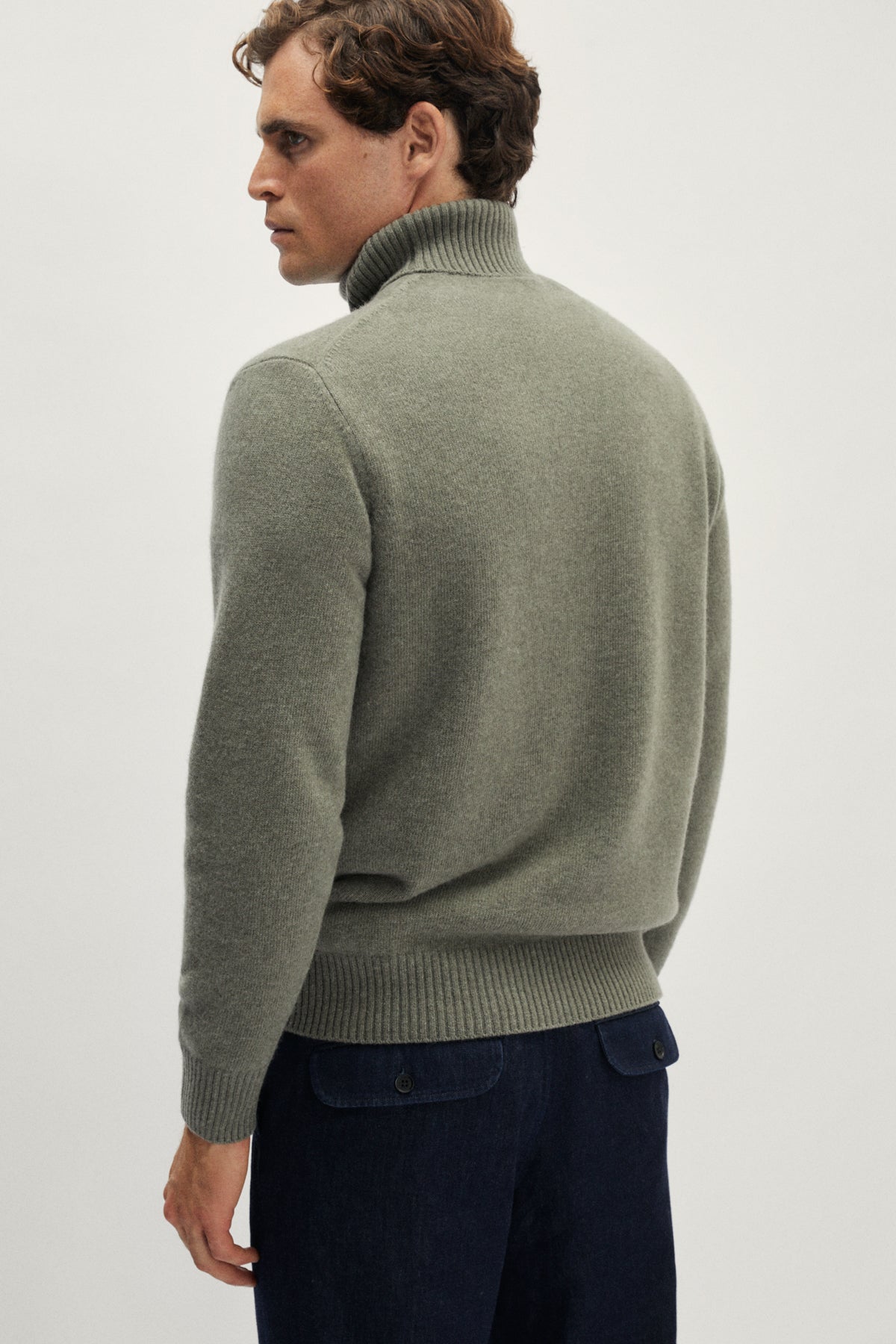 The Woolen Roll-Neck - dust green