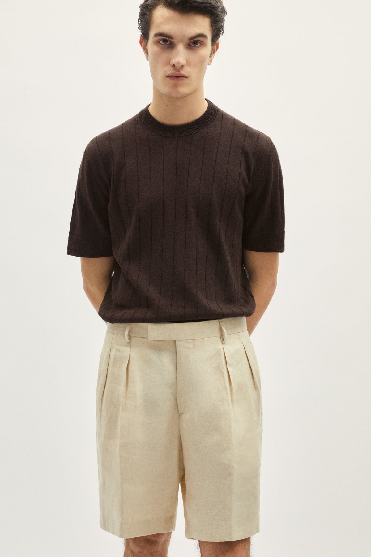 the linen twill bermuda shorts ecru