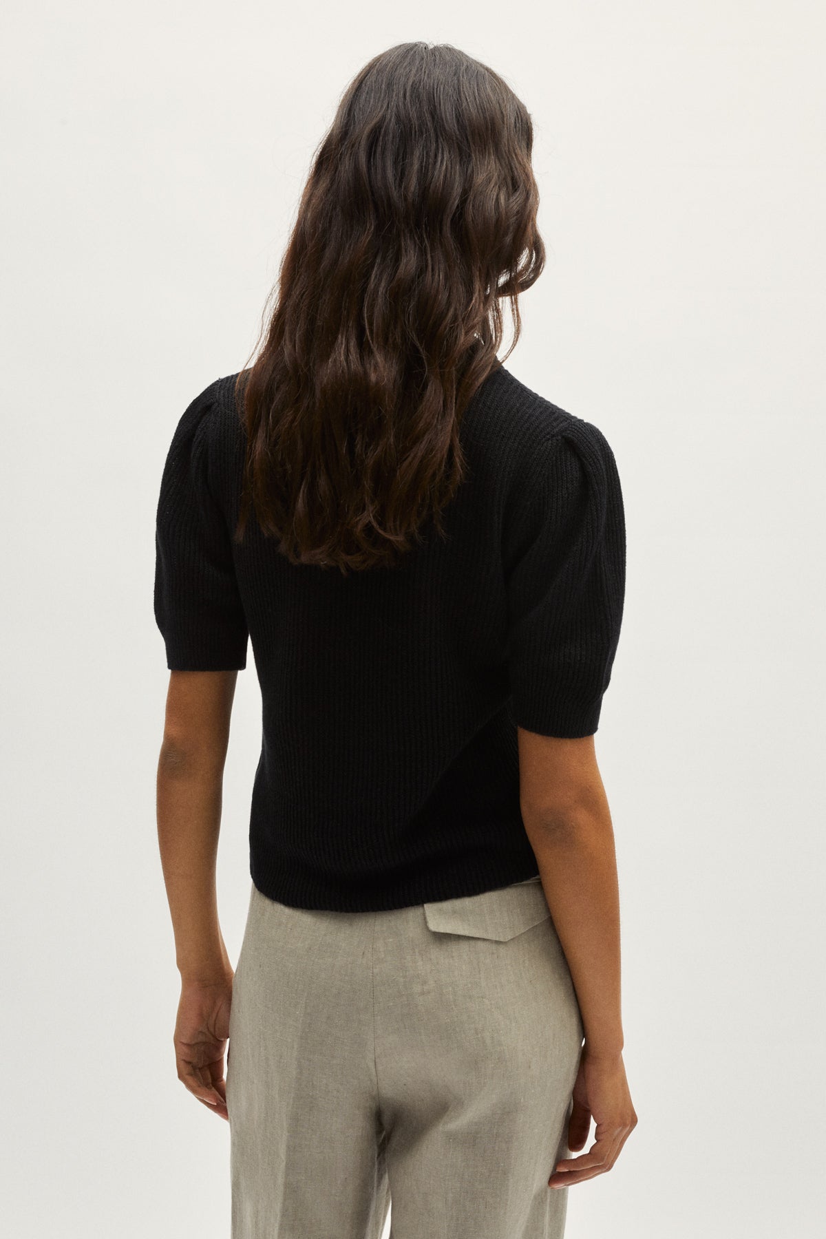 the linen cotton ribbed t shirt with pinces black