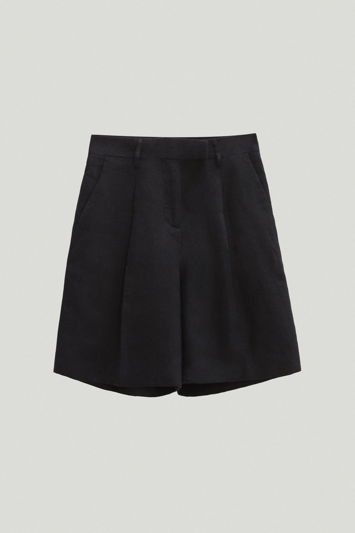 Black | The Linen Twill Bermuda Shorts
