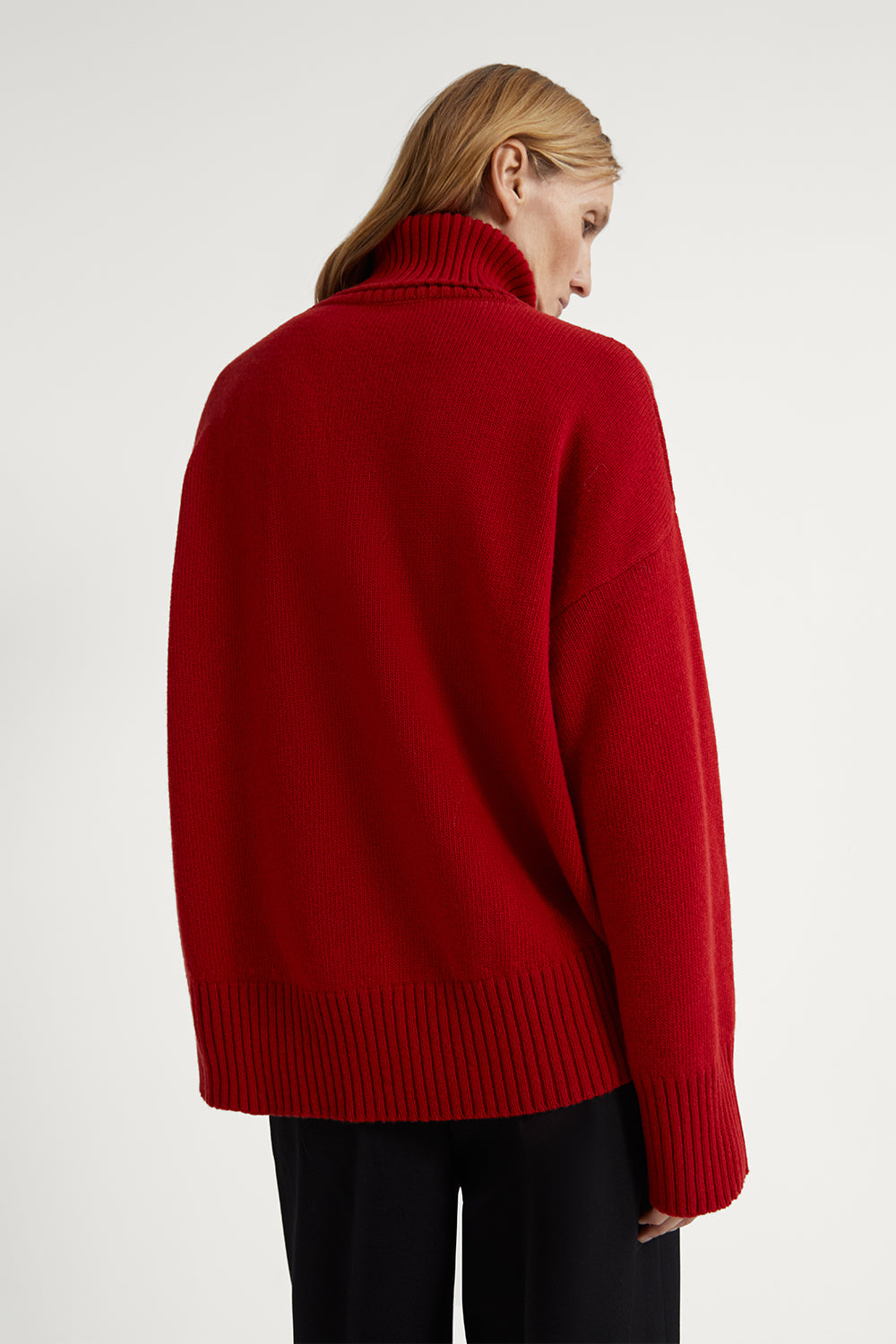 The Woolen Chunky Roll-Neck Red