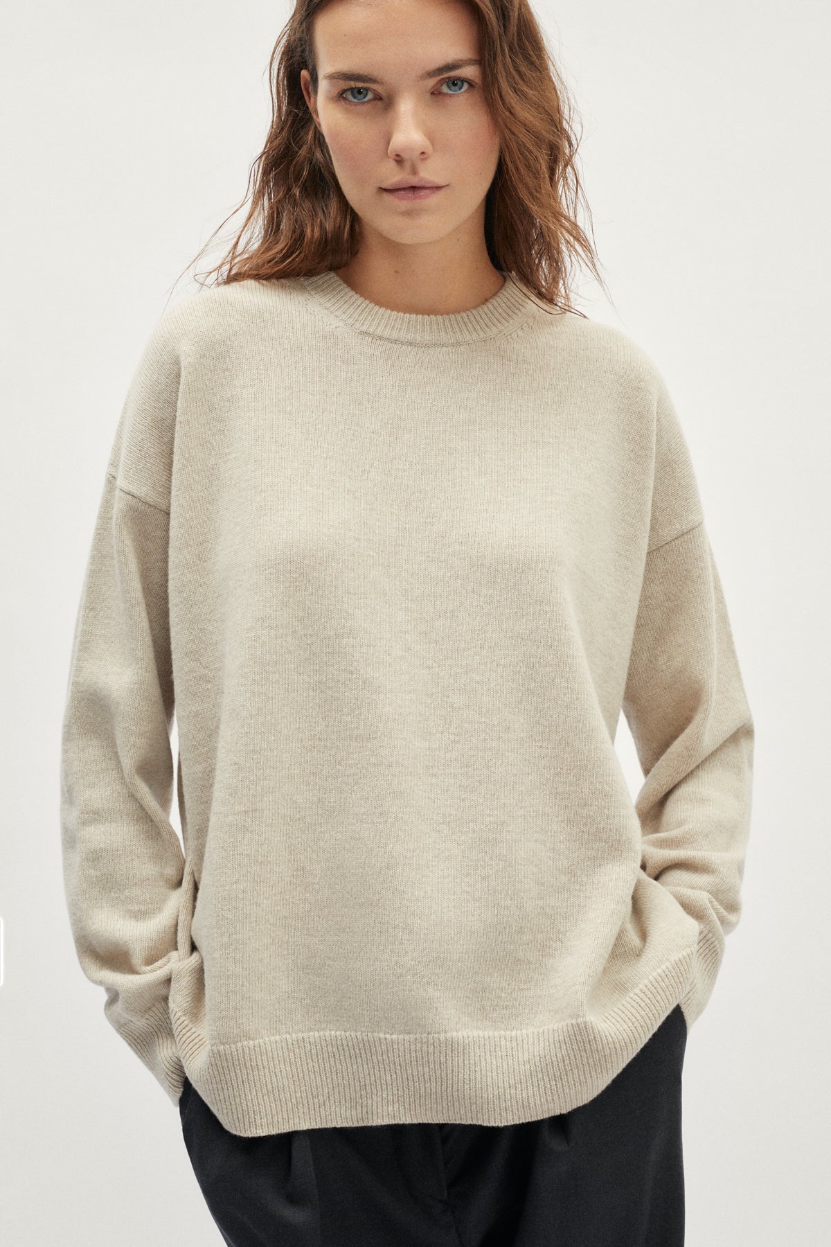 The Woolen medium-weight Oversize Sweater - ecru