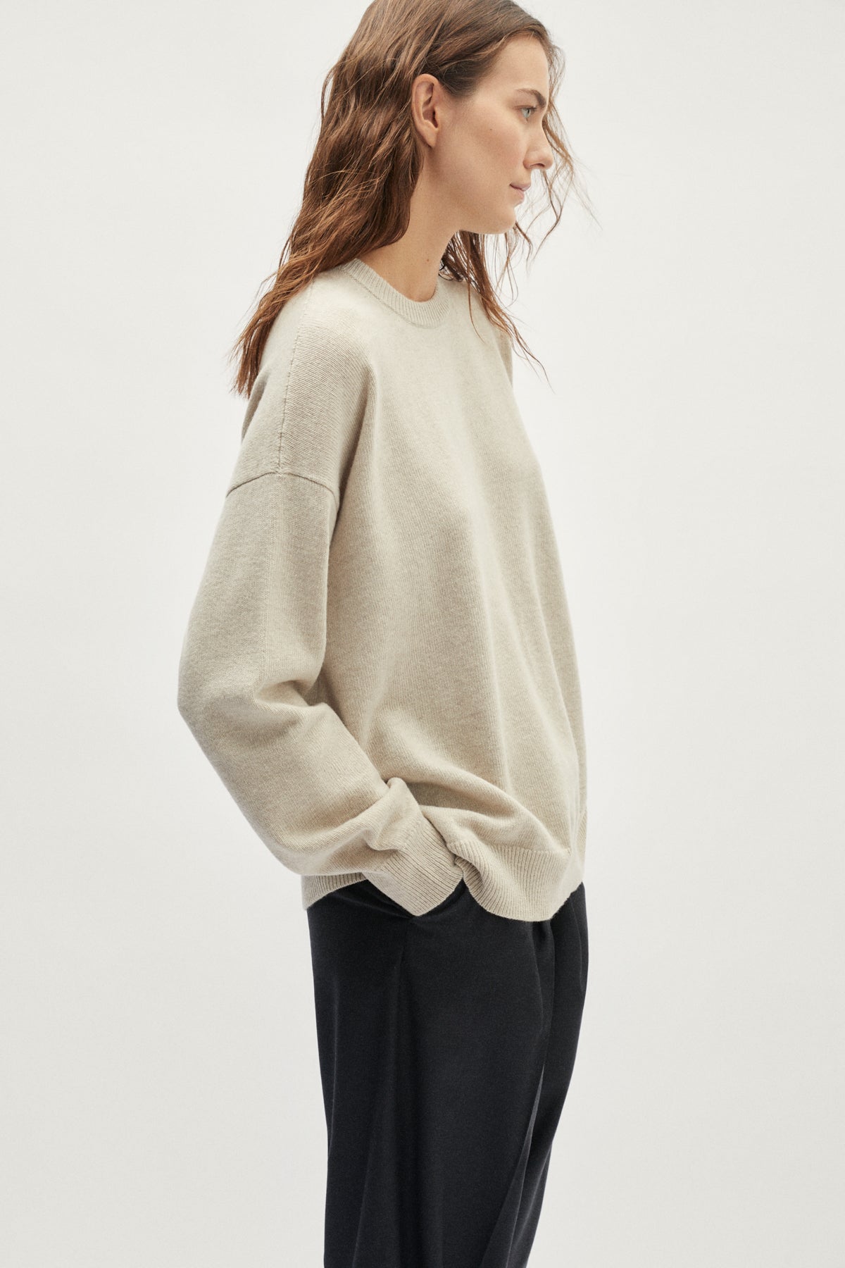 The Woolen medium-weight Oversize Sweater - ecru