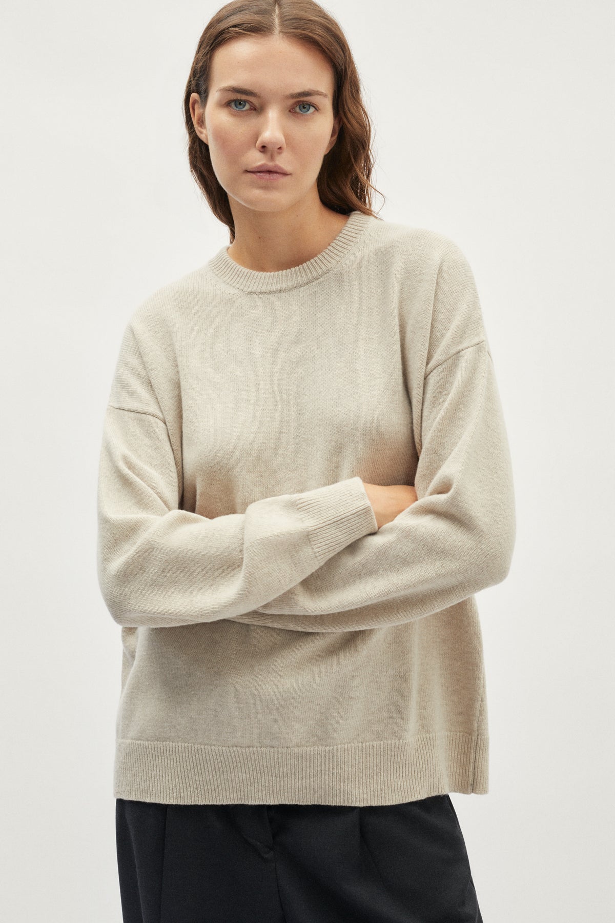 The Woolen medium-weight Oversize Sweater - ecru