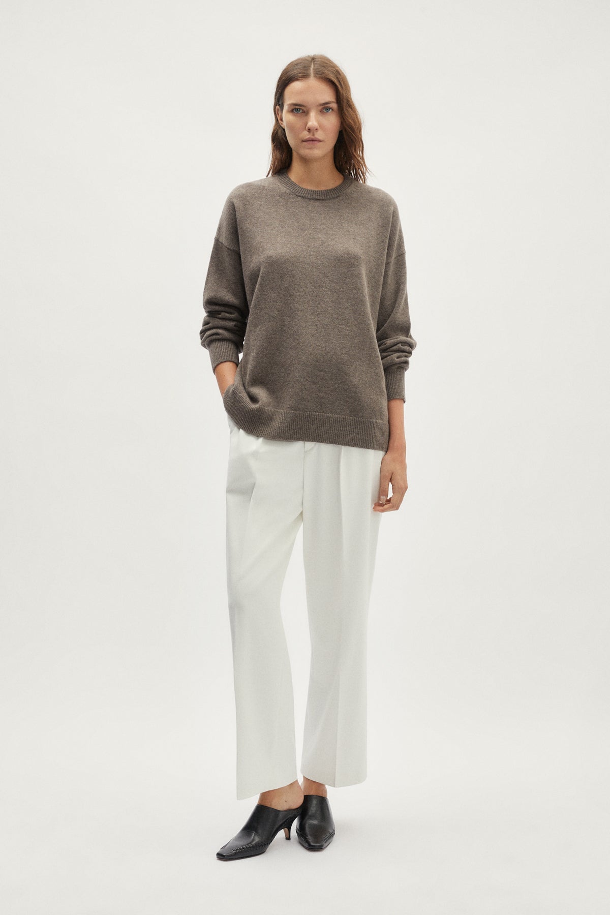 The Woolen medium-weight Oversize Sweater - taupe