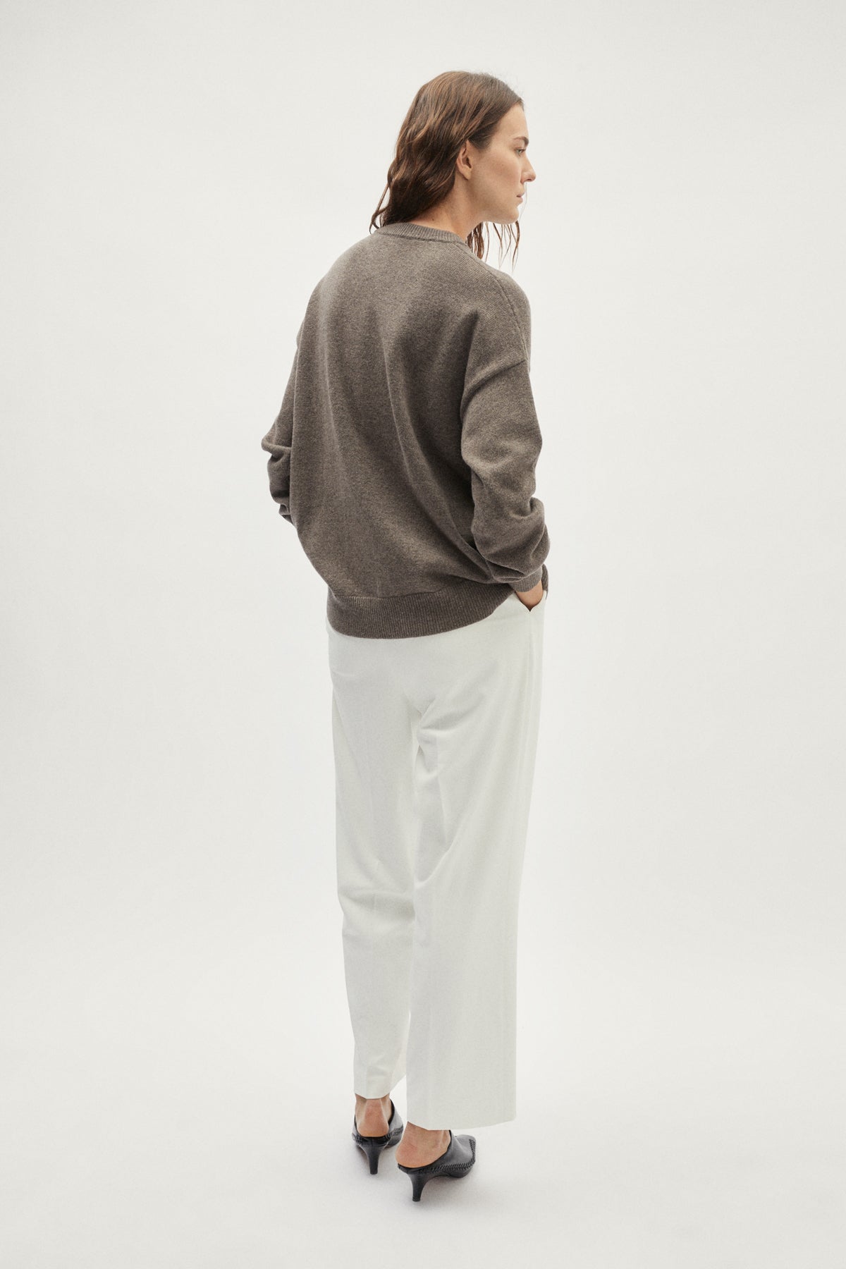 The Woolen medium-weight Oversize Sweater - taupe