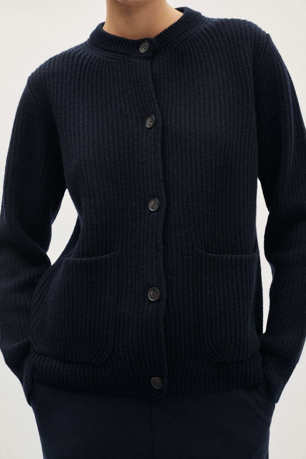 The Woolen Crewneck Ribbed Cardigan - blue navy