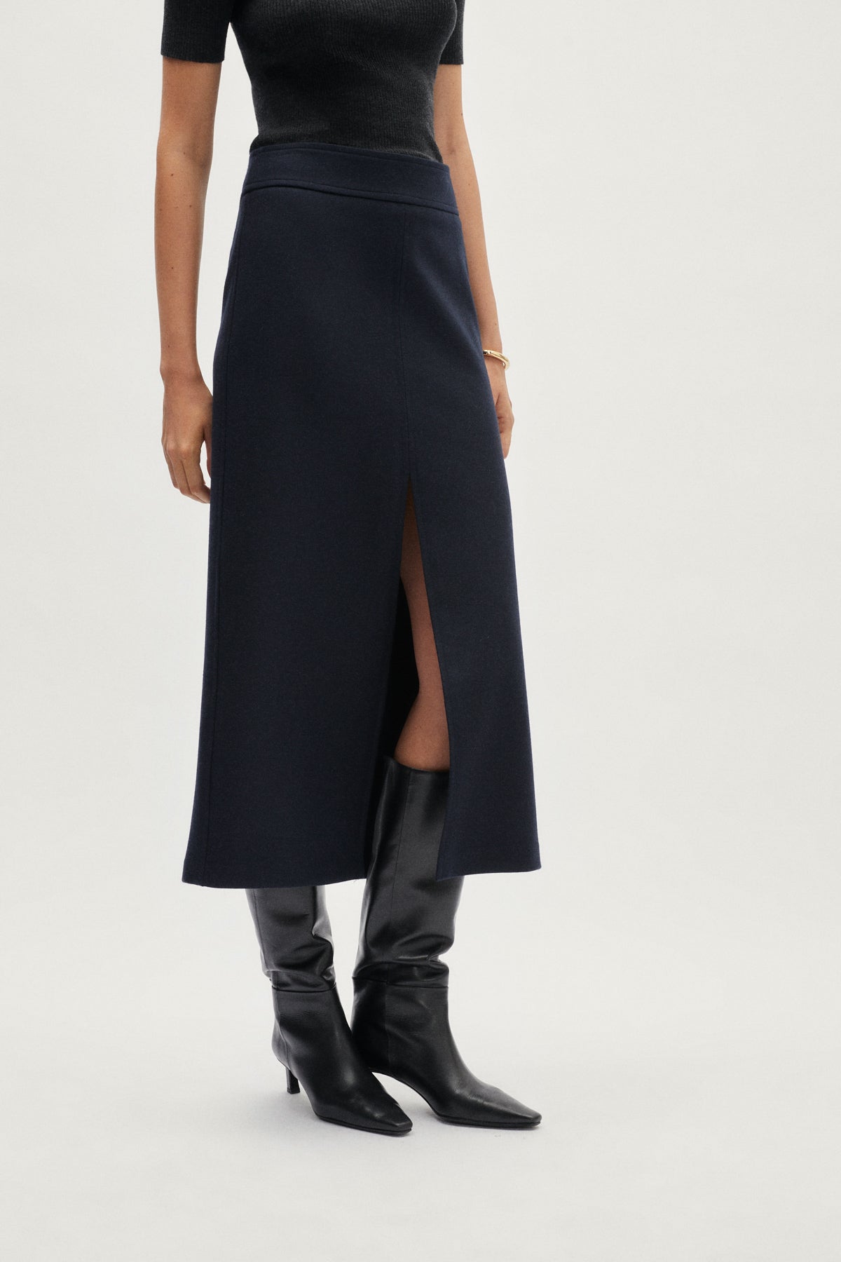 The Woolen Skirt