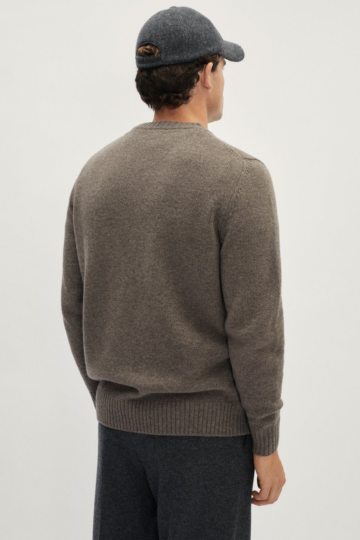 The Woolen Sweater - taupe