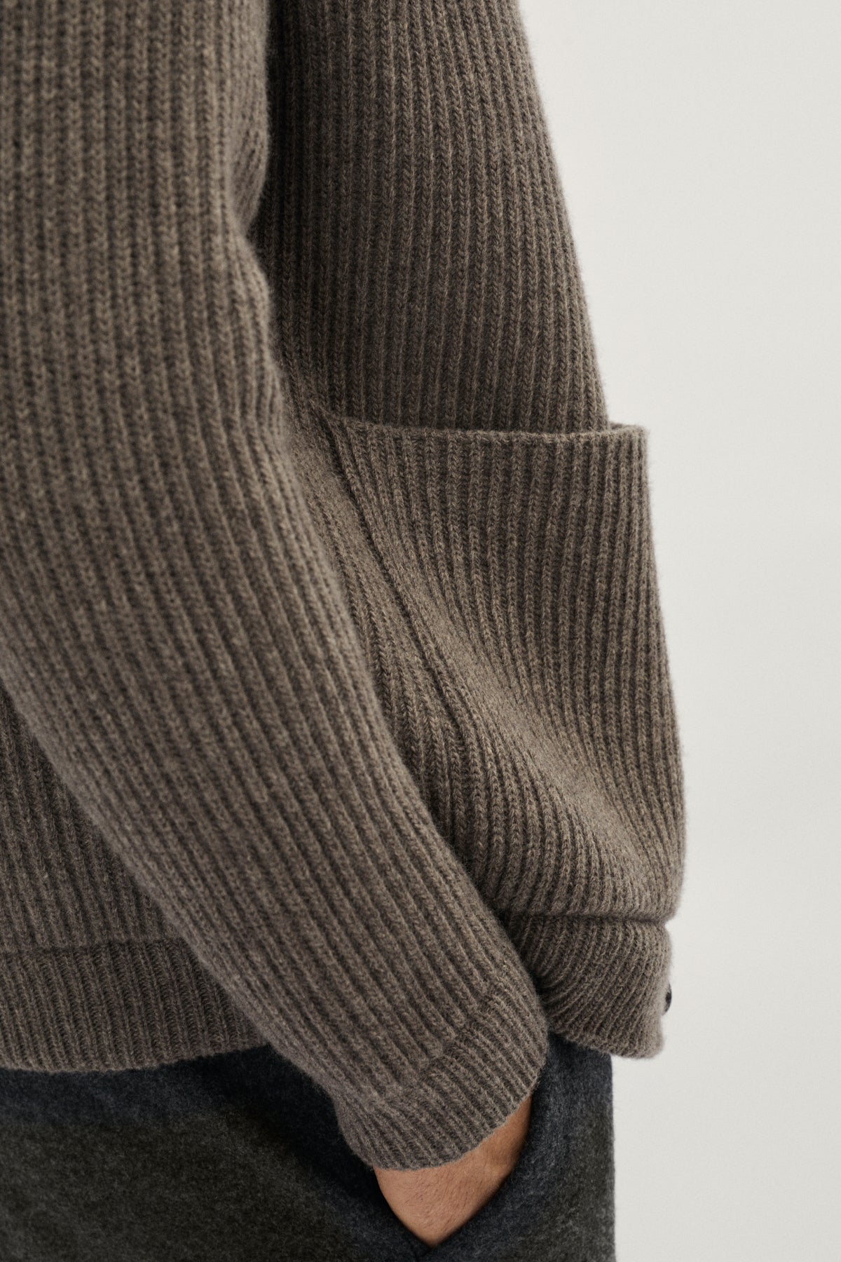 The Woolen Ribbed Bomber - taupe