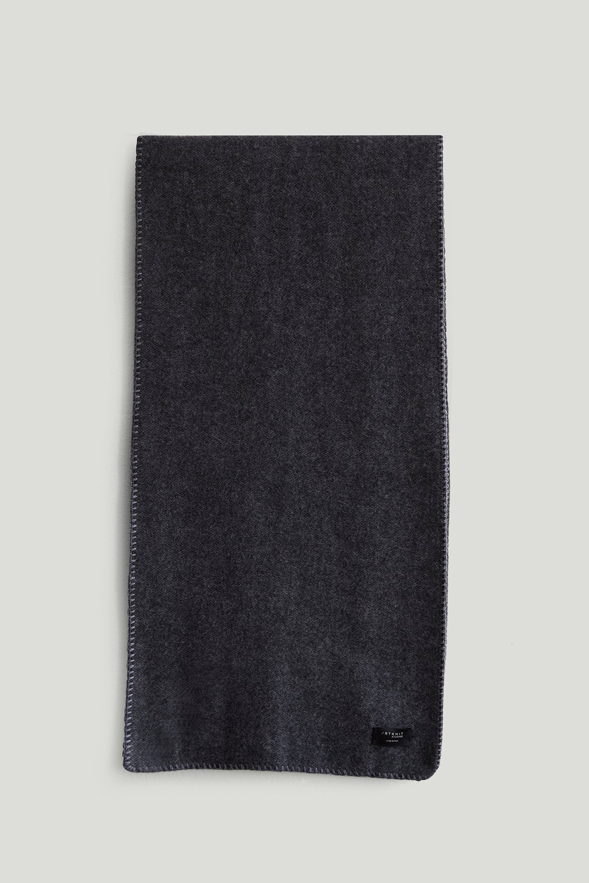 The Woolen Scarf - grey