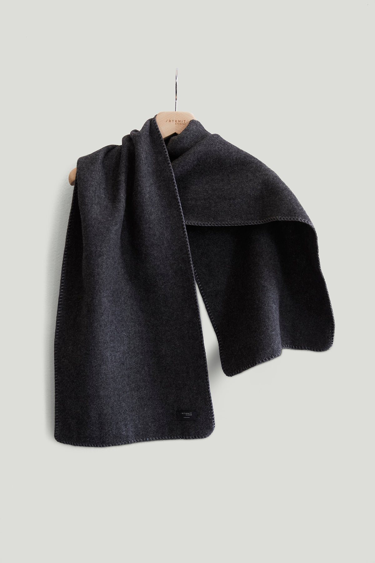 The Woolen Scarf - grey