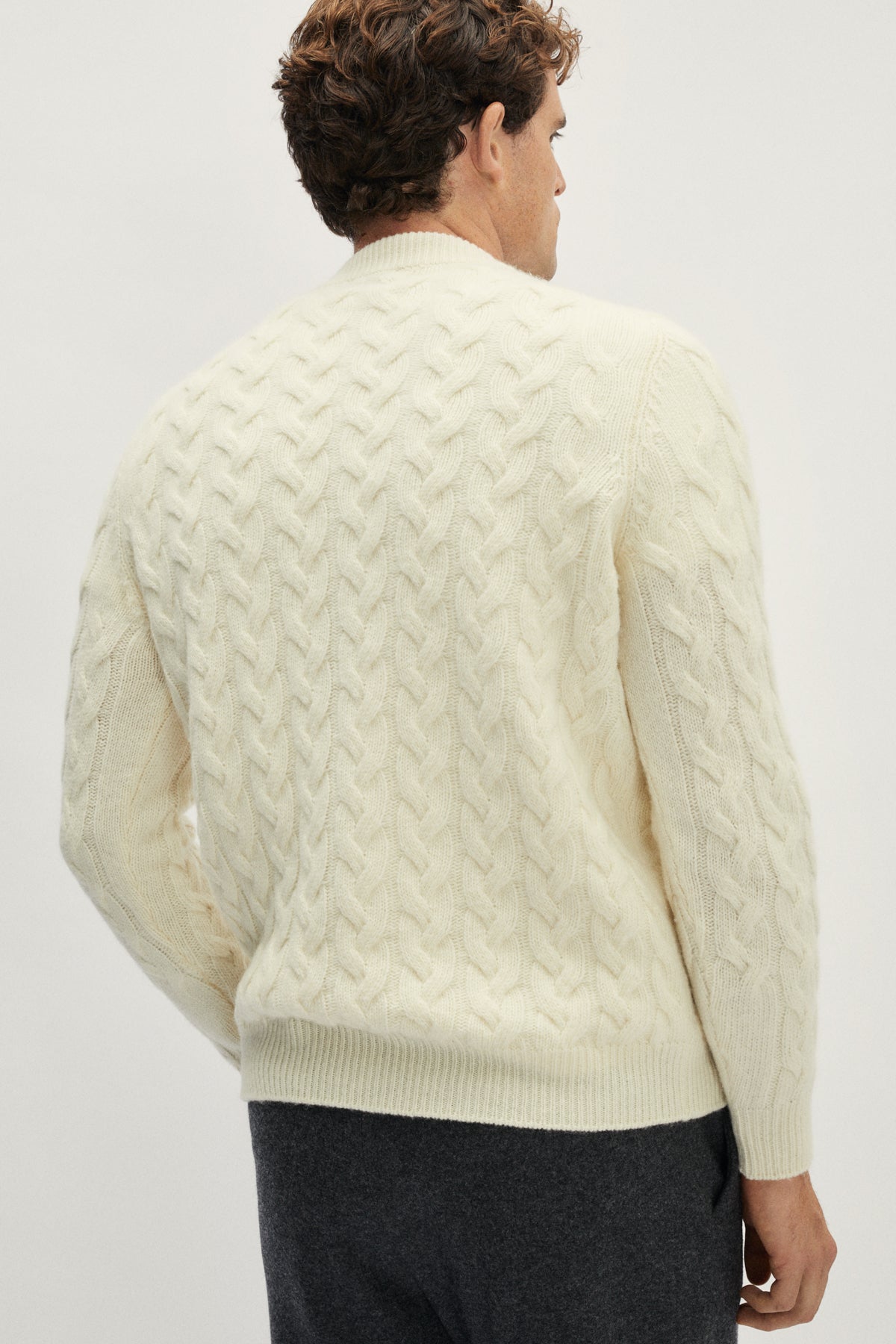 Aran-Pullover aus Wolle