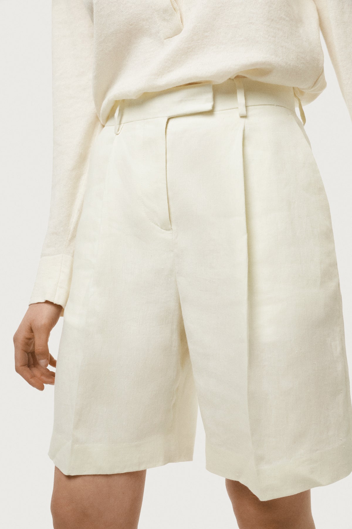 The Linen Twill Shorts