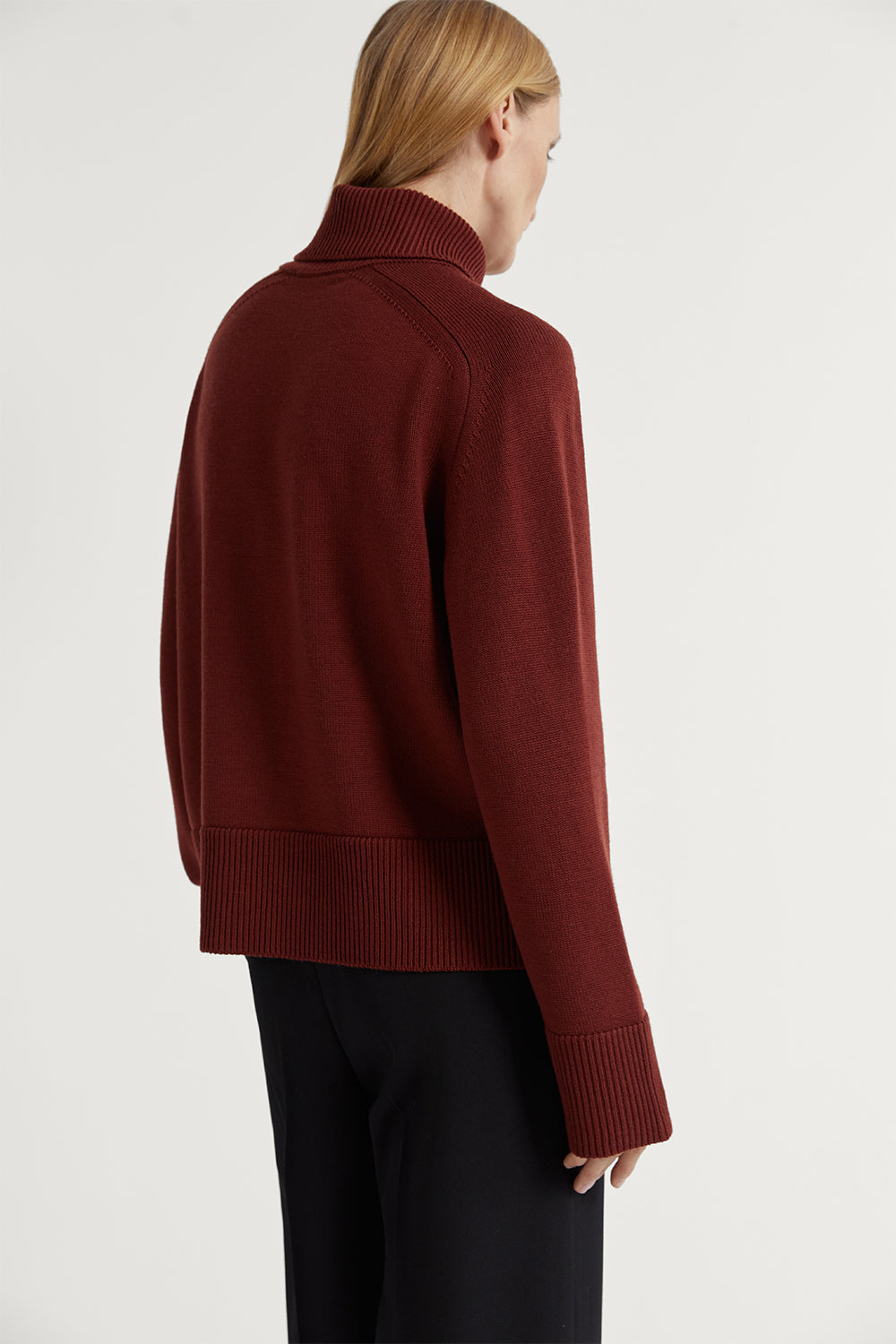 The Merino Wool Boxy With Special High Neck Tuscan Red
