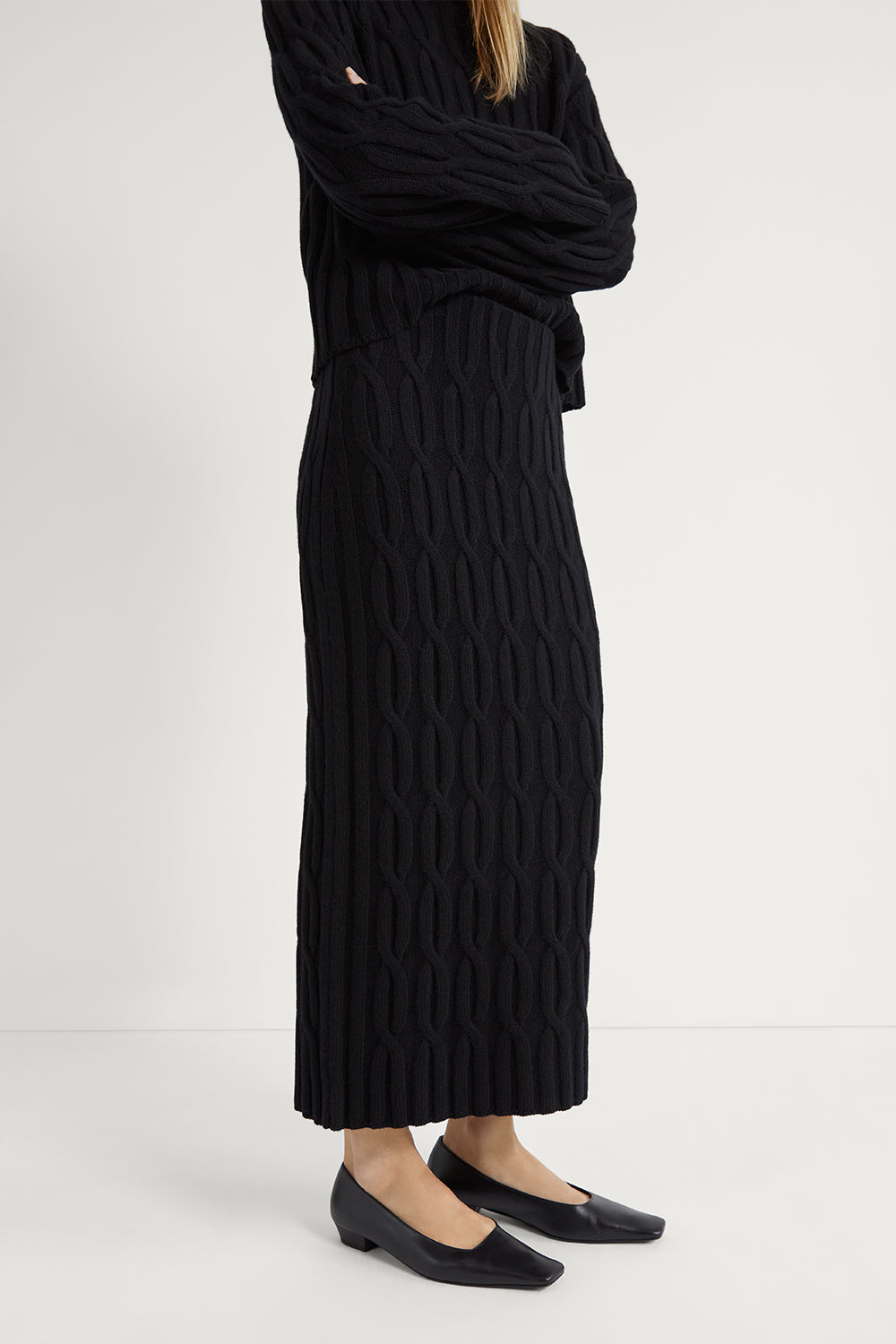 The Woolen Cable Knit Skirt Black