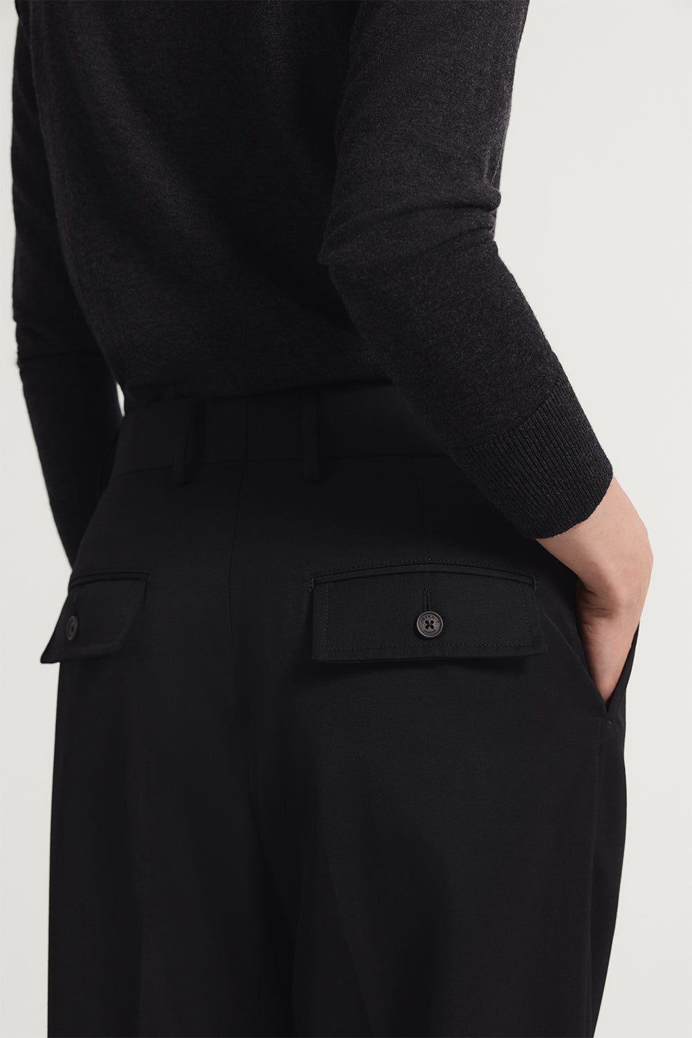 The Twill Wool Tailored Pants with Kissing Pleat Black