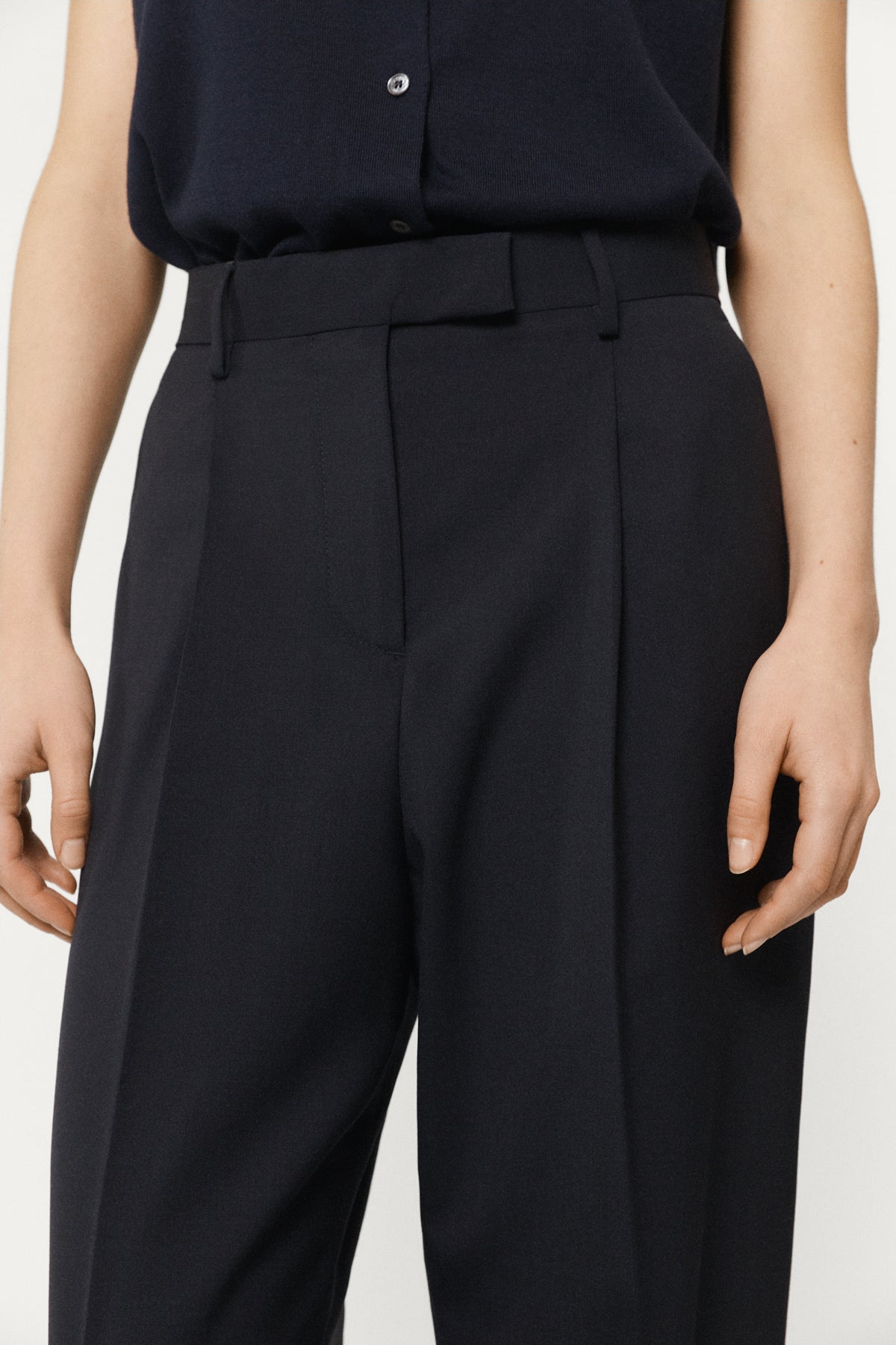 The Cool Wool Tailored Pants with Pinces blue