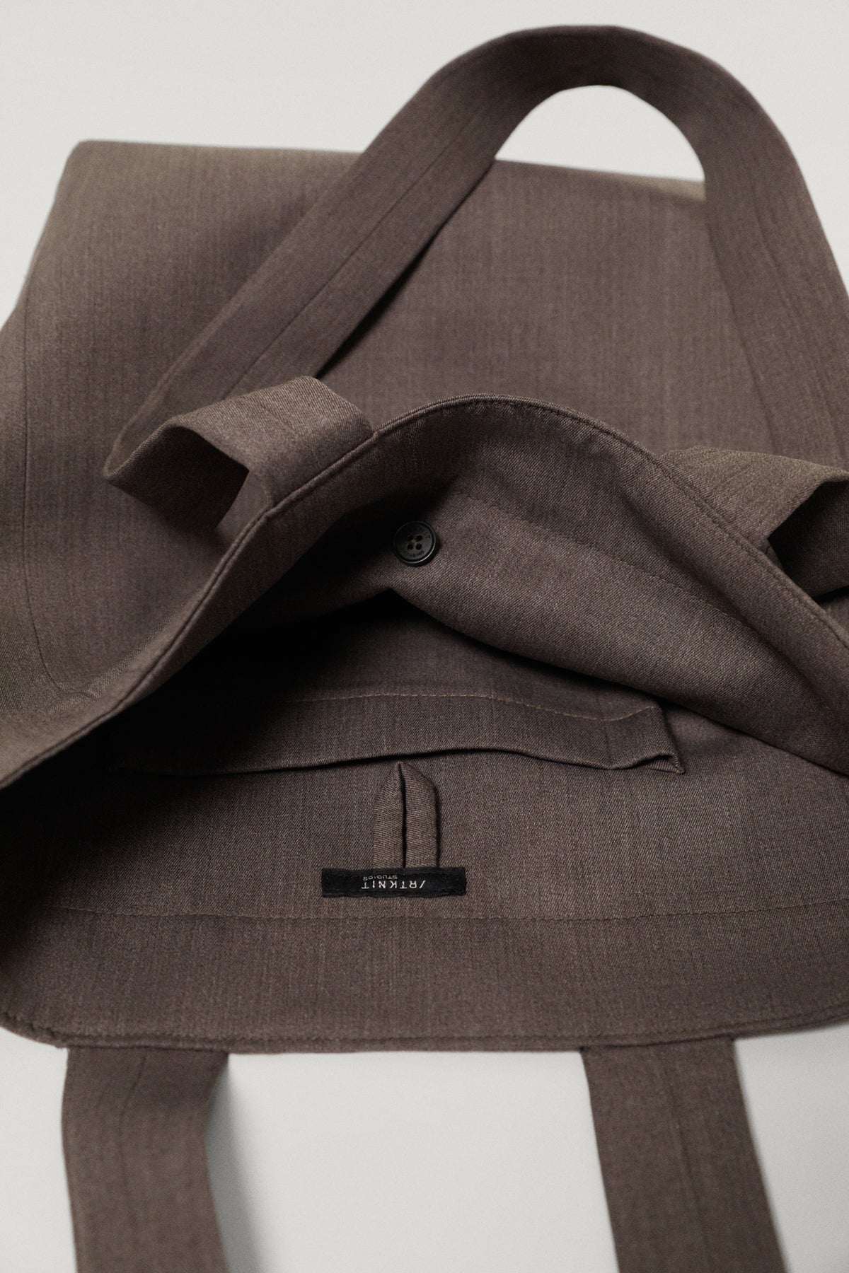 The Twill Wool Tote Bag taupe