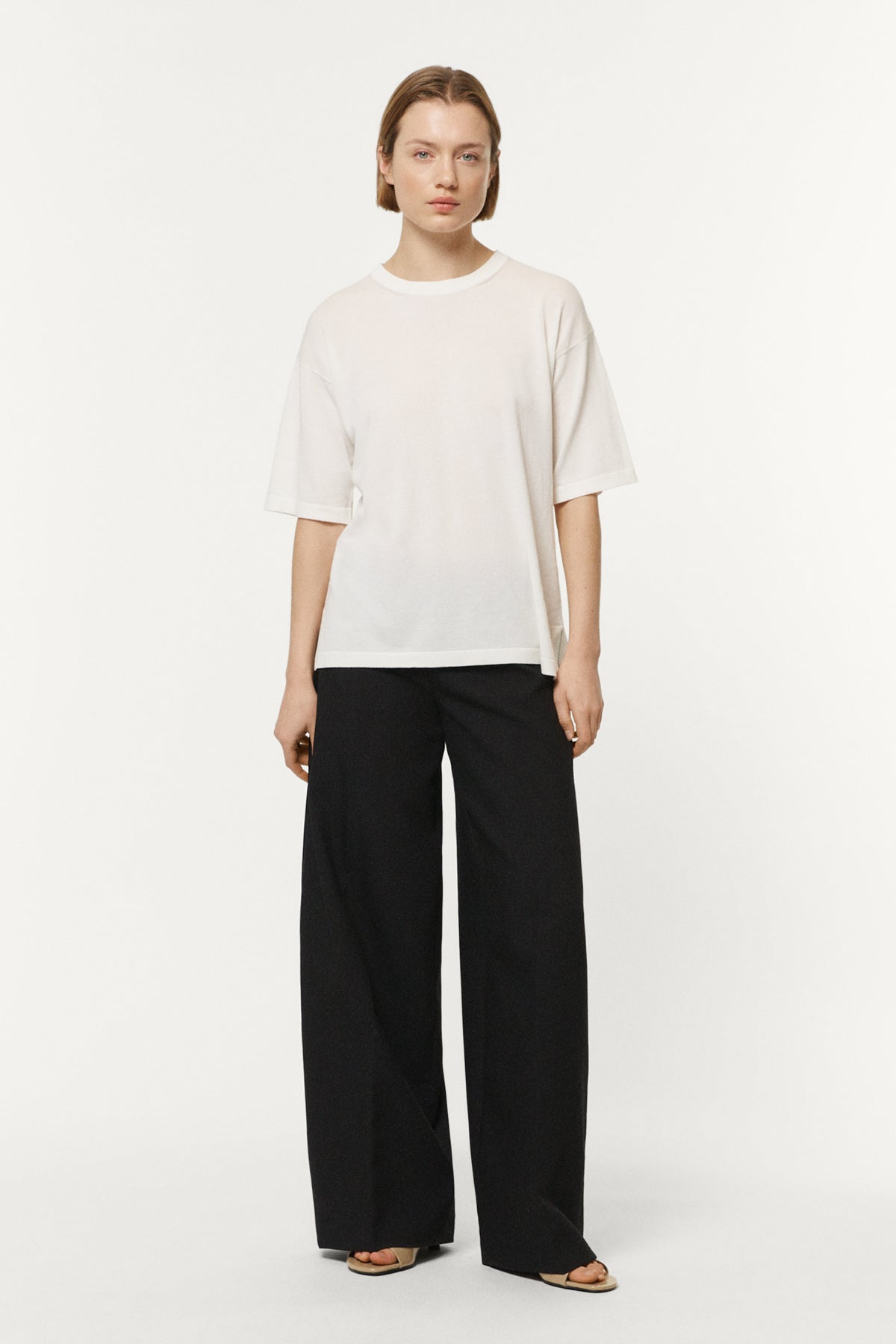 The Organic Cotton Lightweight T-shirt white