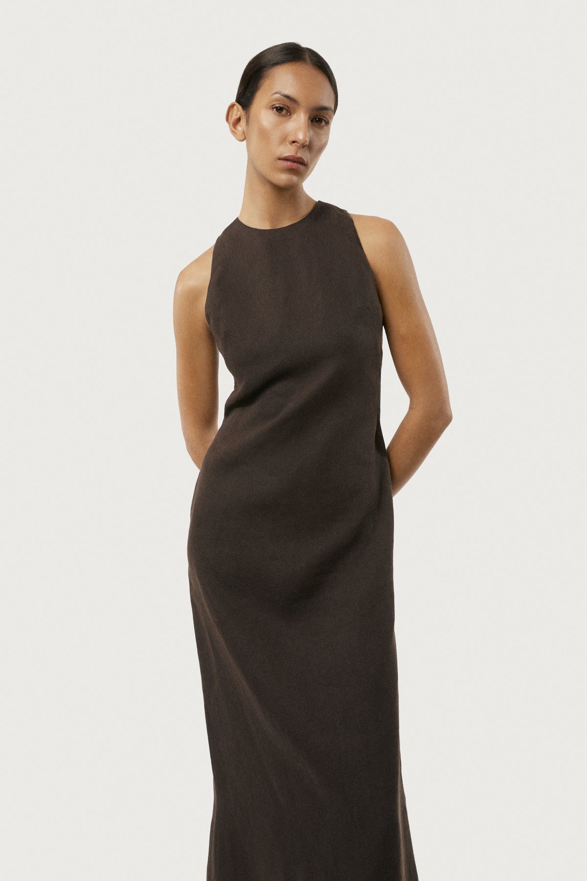 The Linen Twill Special Back Dress Cafe Noir