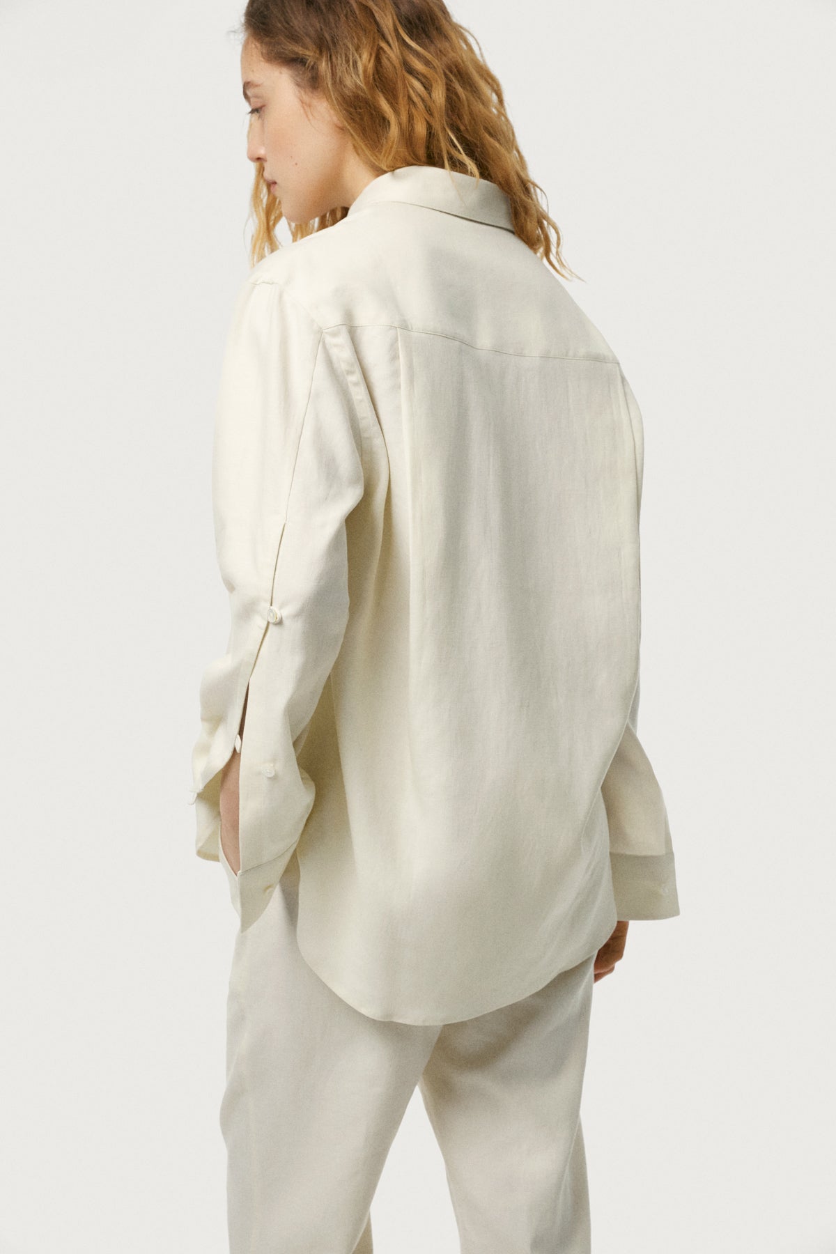 The Pure Linen Shirt - white