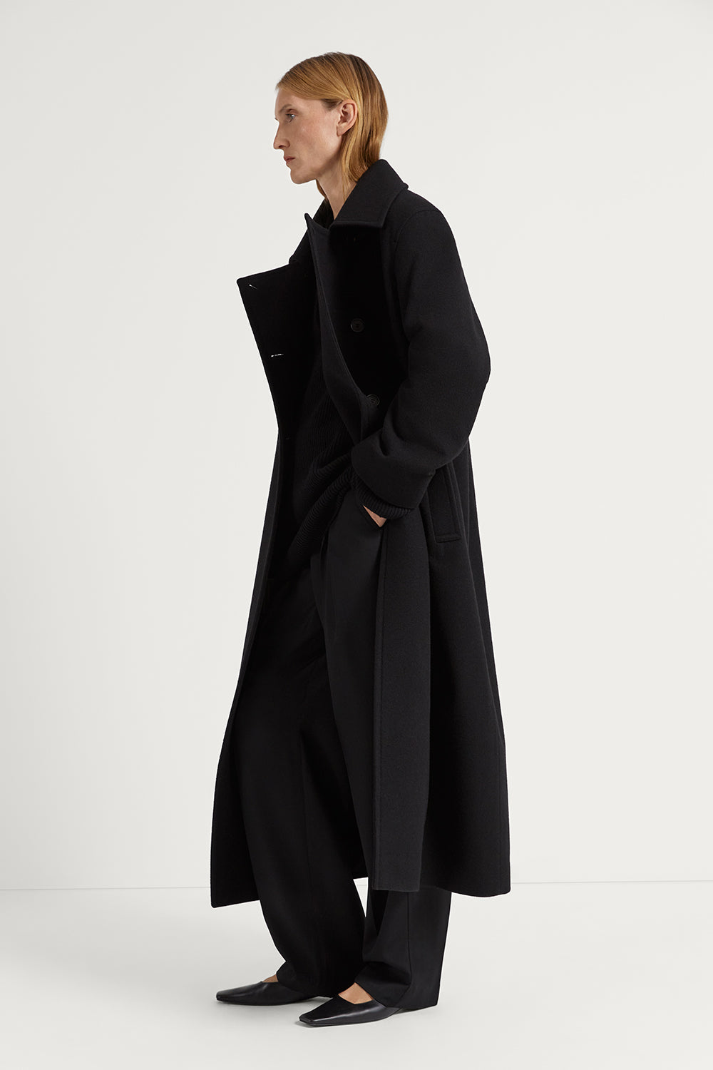The Double-Breasted Wool Coat Black