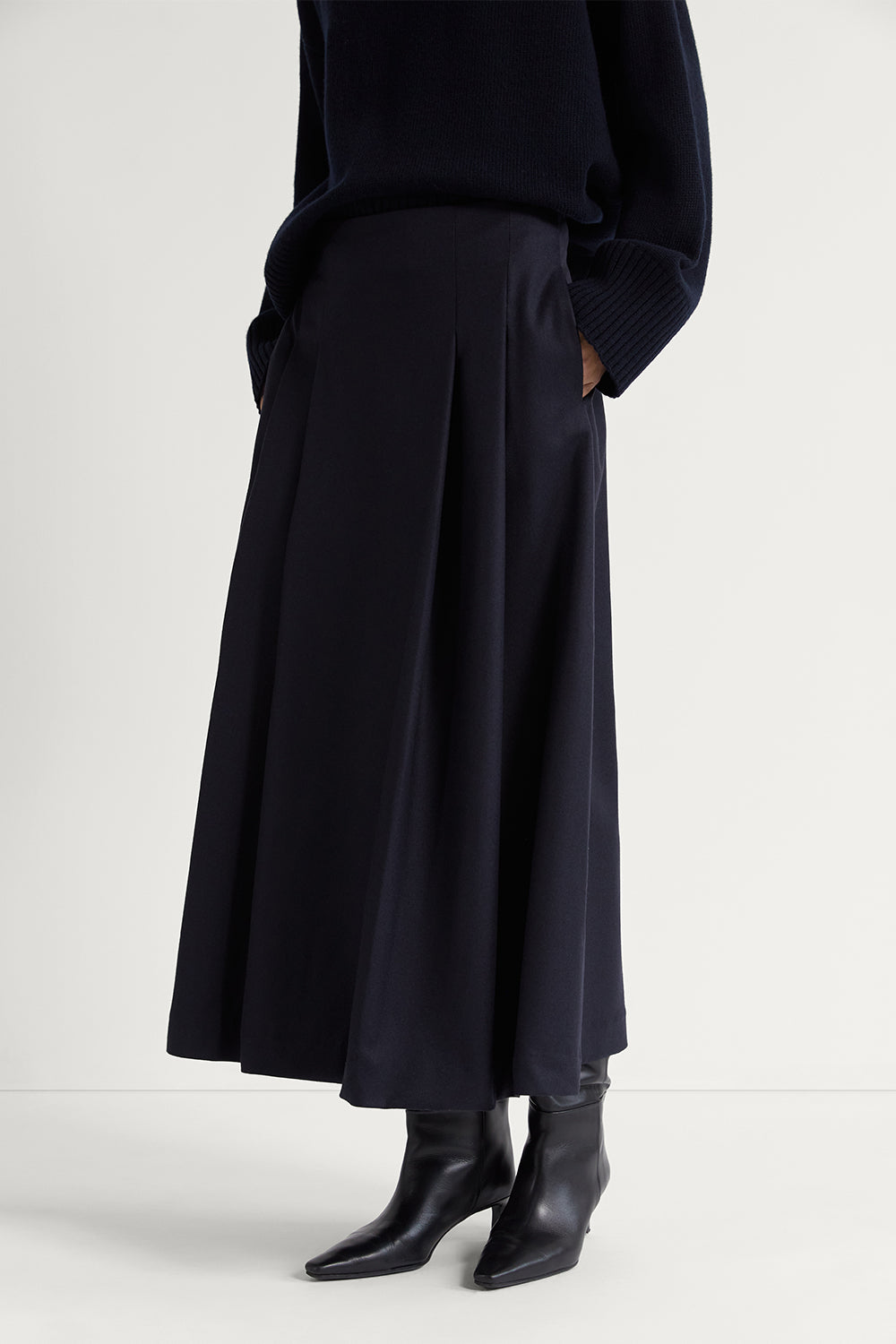 The Flannel Wool Pleated Skirt Dark Blue