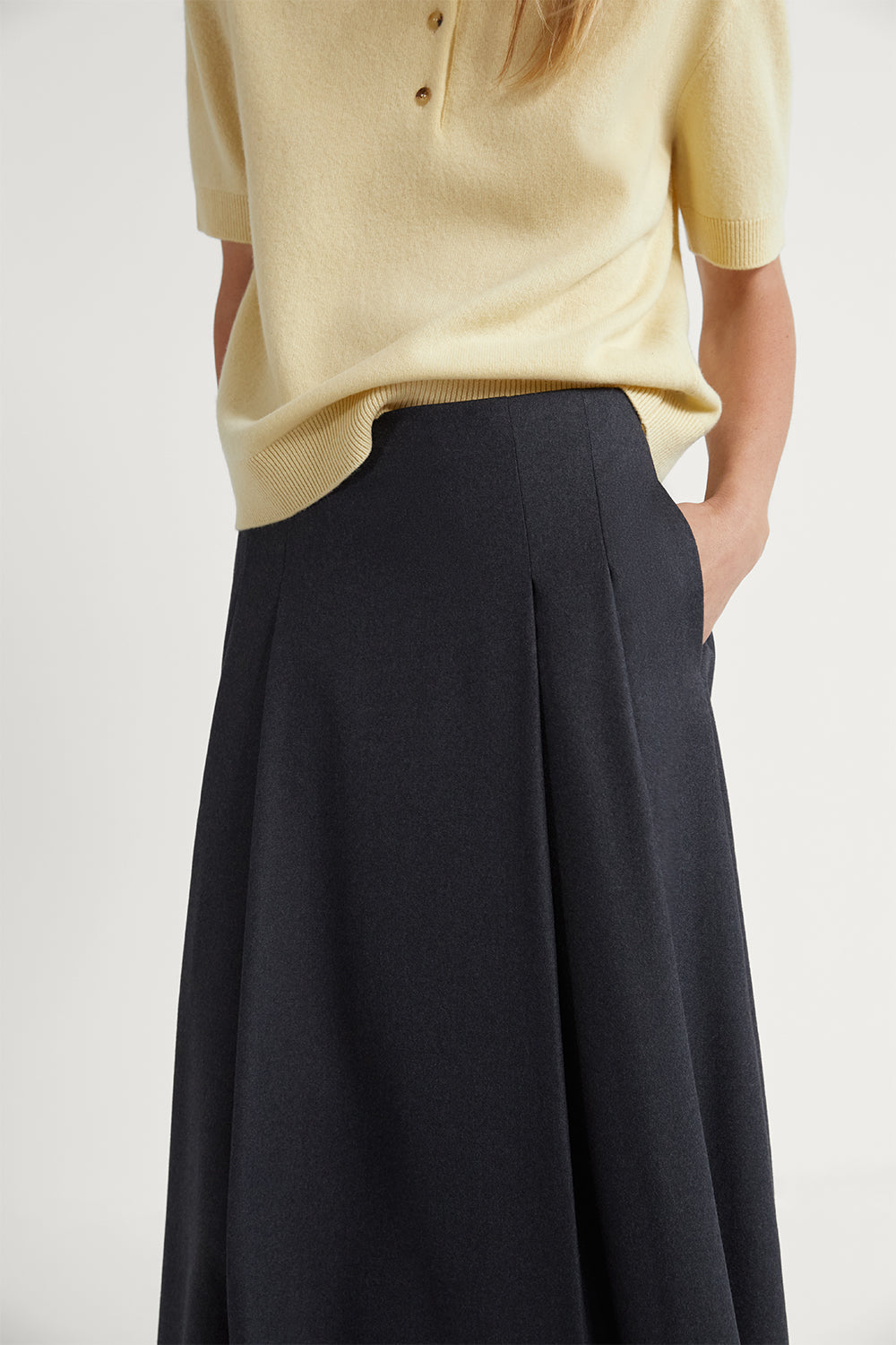 The Flannel Wool Pleated Skirt Anthracite Melange