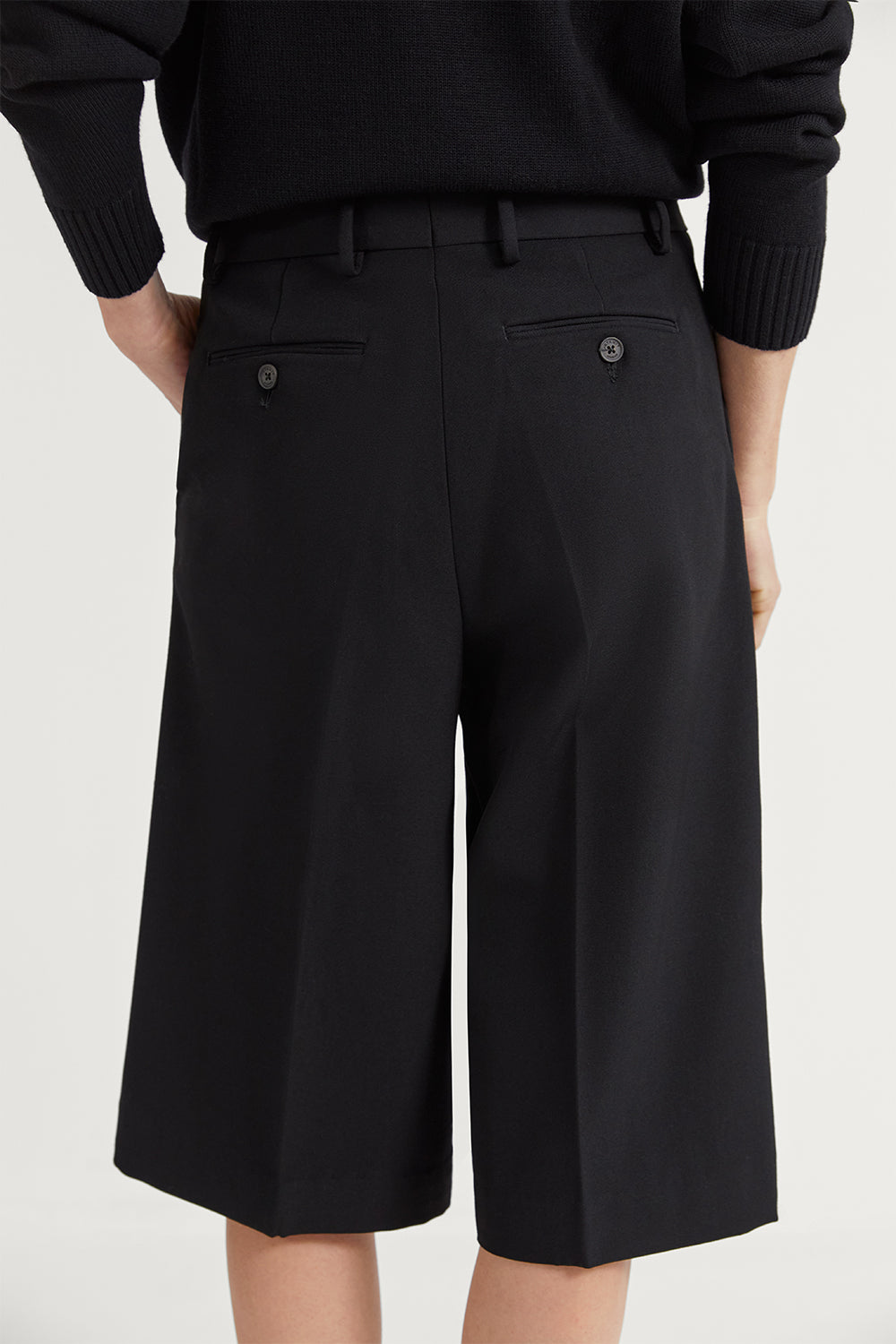 The Wool Gabardine Wide Leg Bermuda Black