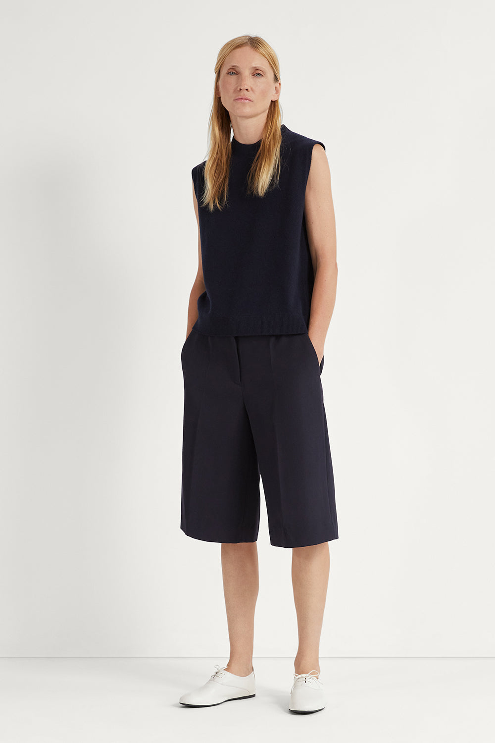 The Wool Gabardine Wide Leg Bermuda Navy Blue