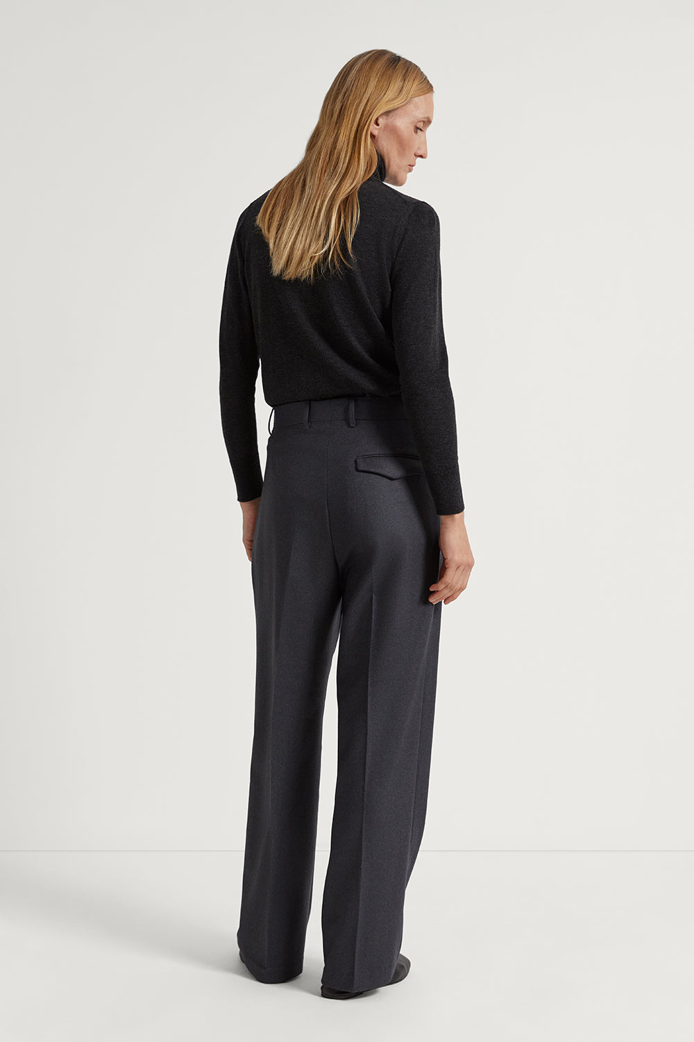 The Flannel Tailored Pants With Pleats Anthracite Melange