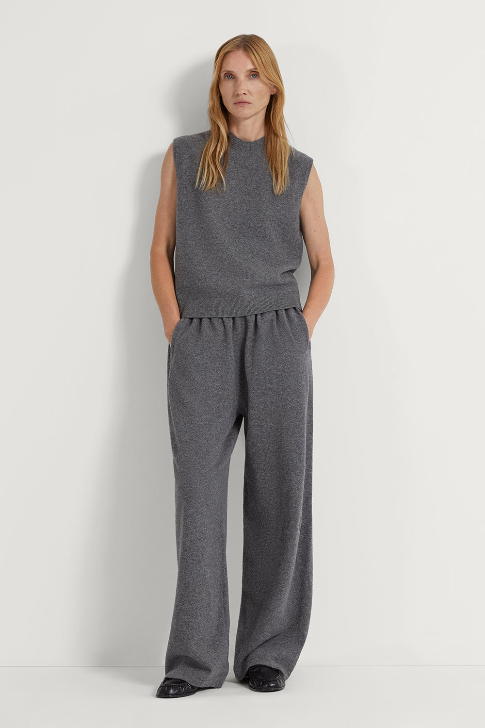 The Lightweight Woolen Vest Light Grey Melange