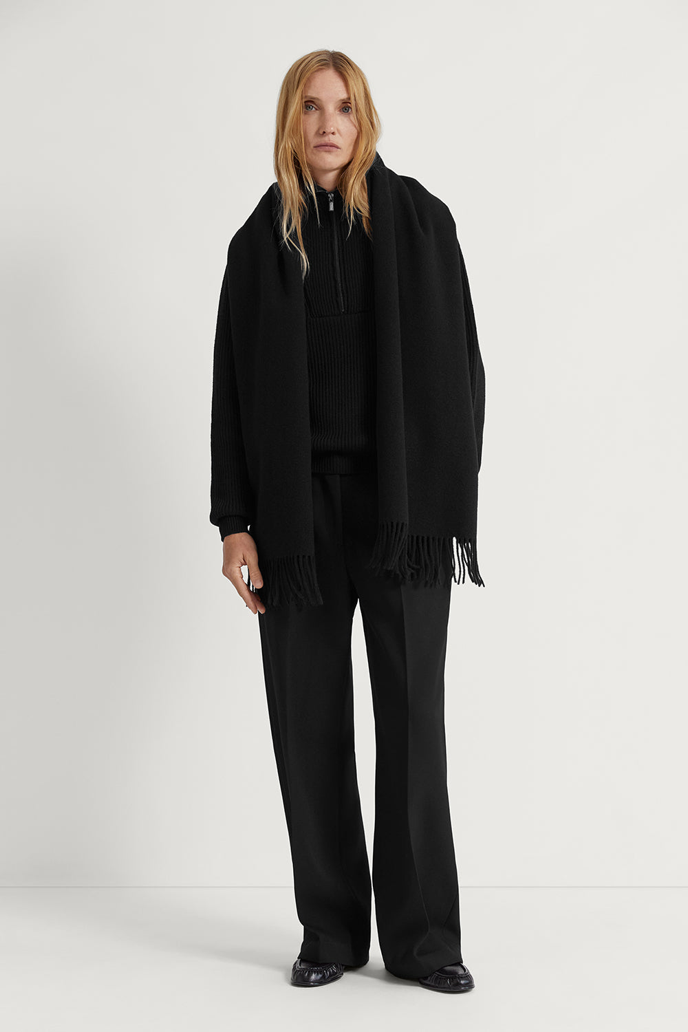 Sciarpa Oversize in Lana con Frange