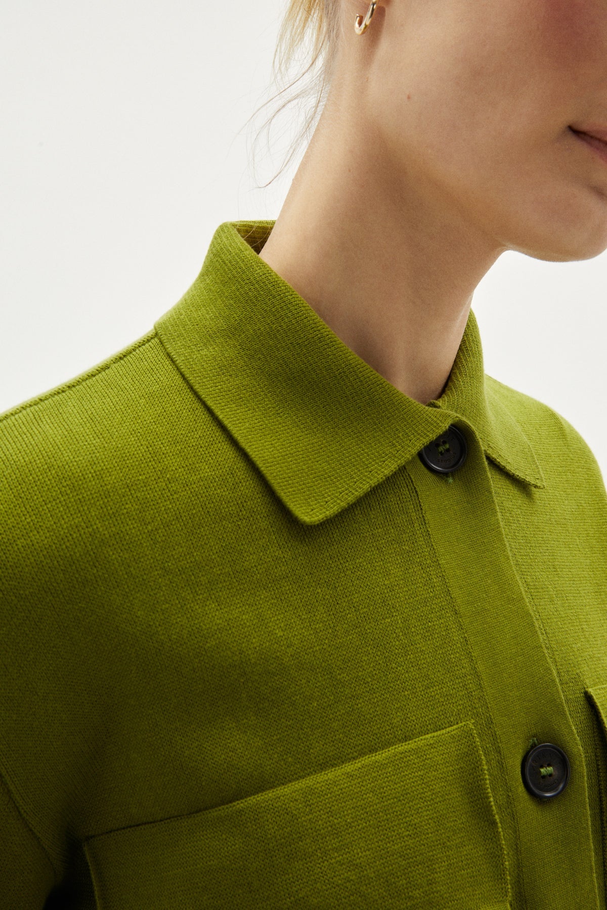 the organic cotton overshirt 2 kiwi green