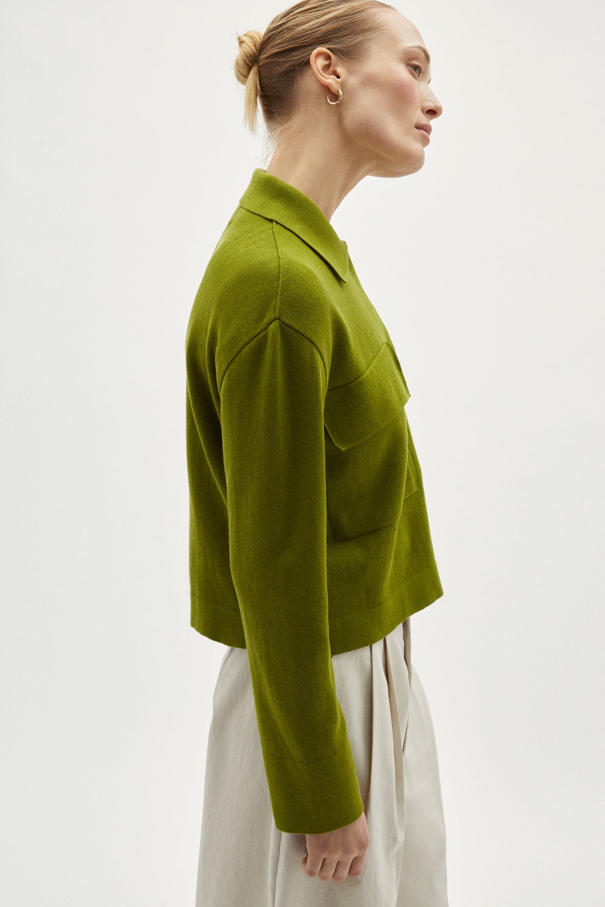 the organic cotton overshirt 2 kiwi green